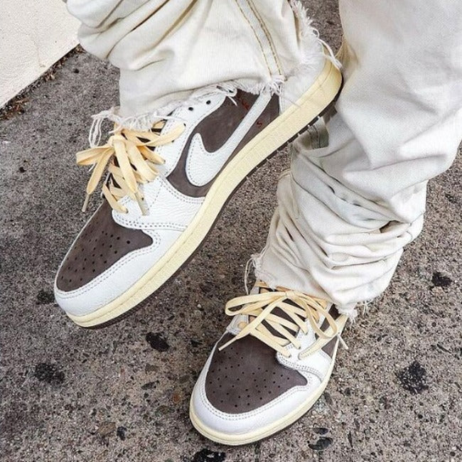 나이키 에어 조던 1 레트로 로우 OG SP 트래비스 스캇 리버스 모카 상품 이미지