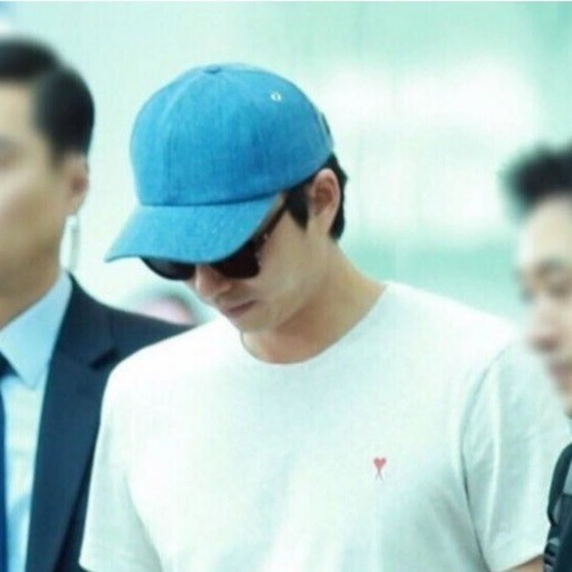 아미 스몰패치 반팔 티셔츠 착용 이미지