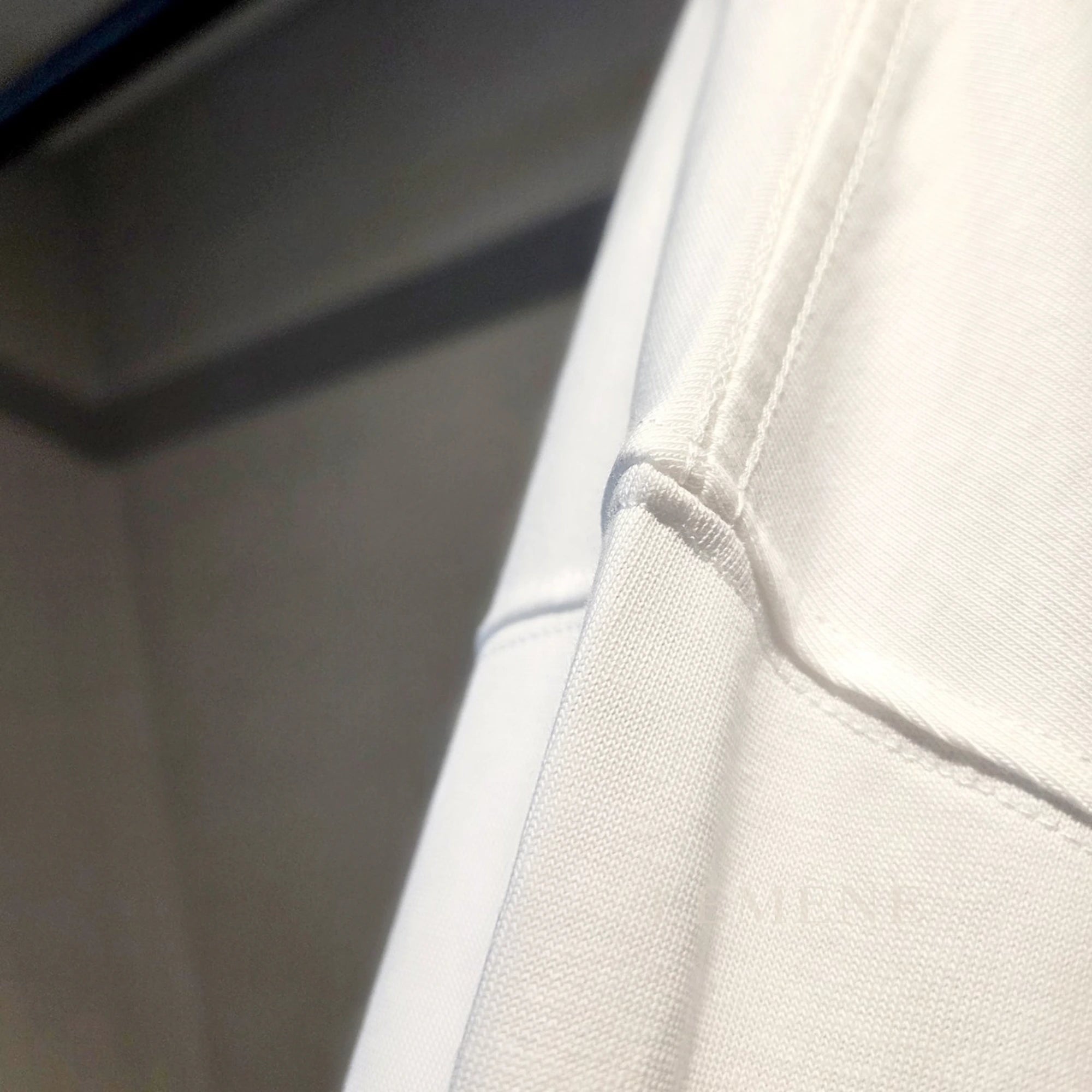 아미 애로우 자수 반팔 티셔츠 디테일 이미지