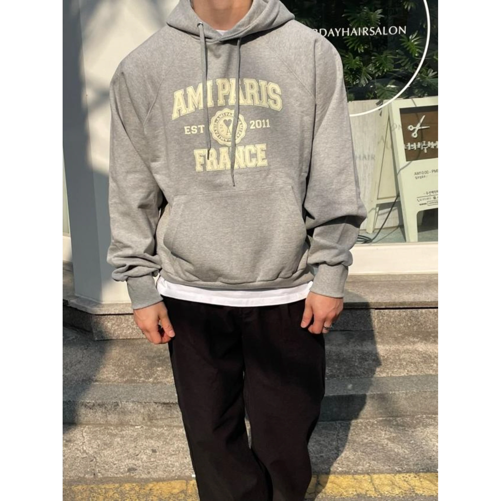 아미 프랑스 후드 티셔츠 착용 이미지