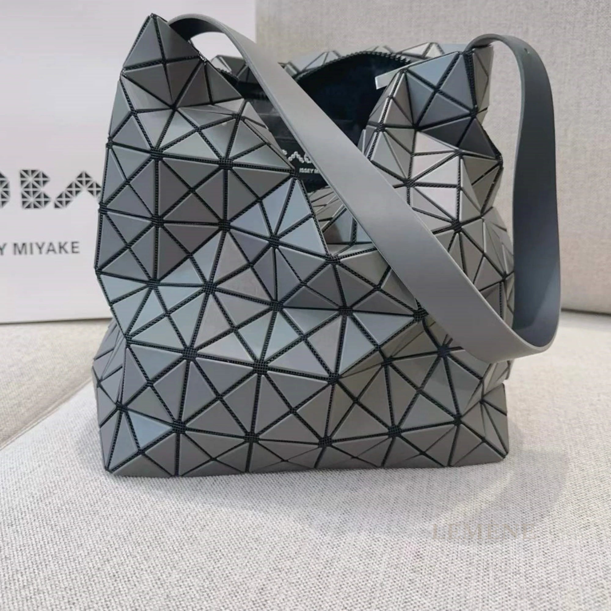 Bao Bao Belly Large tote-bag beige 디테일 이미지
