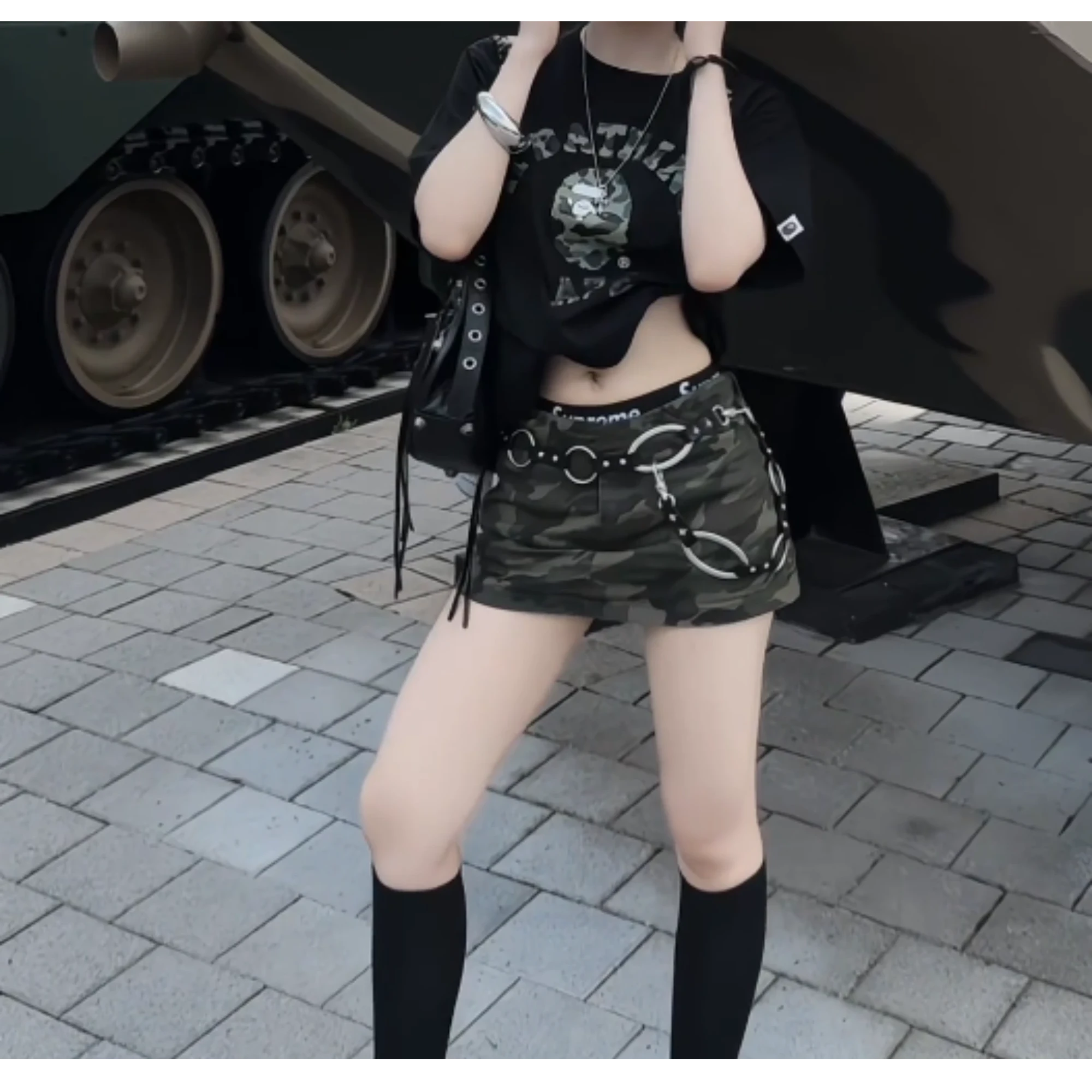 베이프 퍼스트 카모 컬리지 반팔 티셔츠 착용 이미지