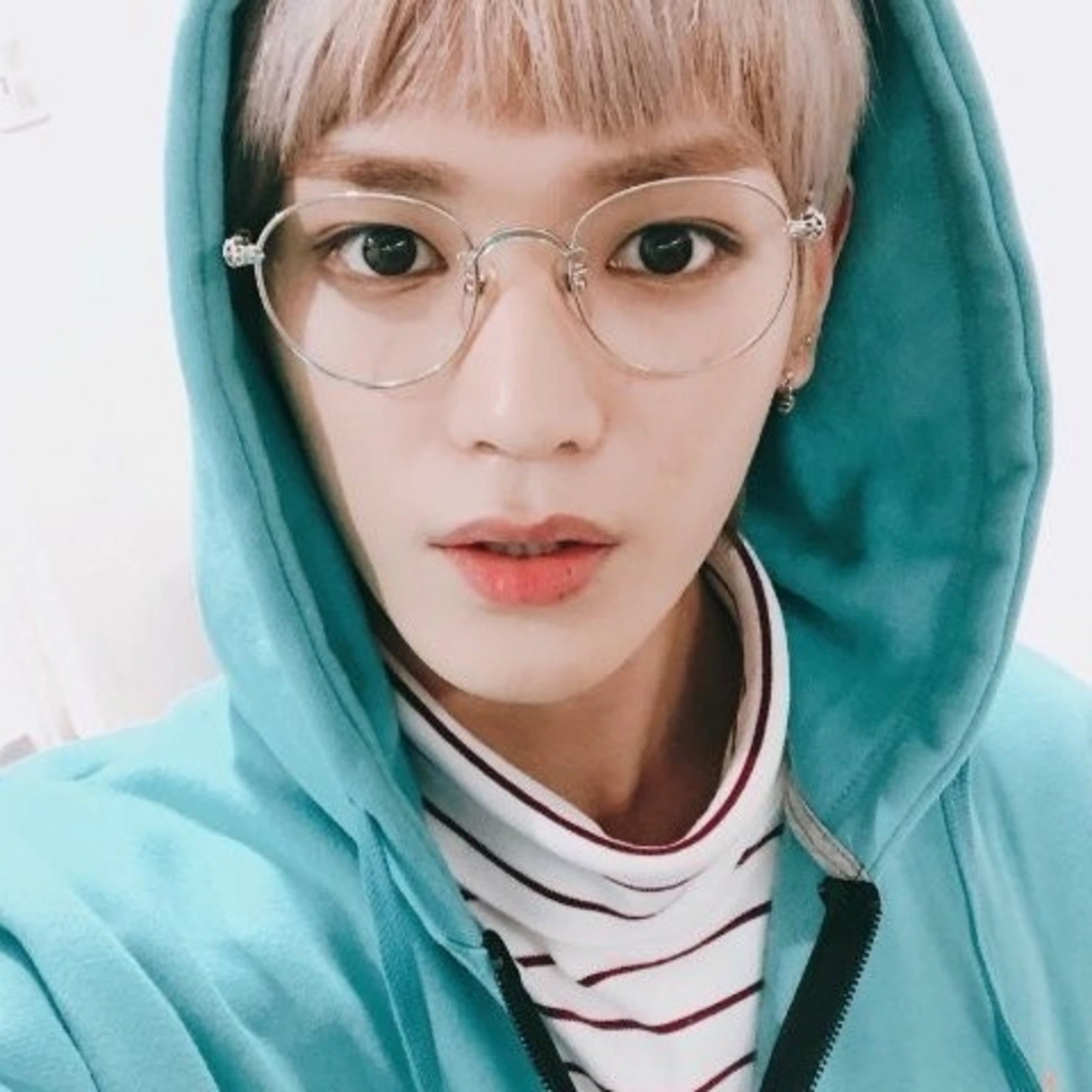 크롬하츠 부바 안경 착용 이미지
