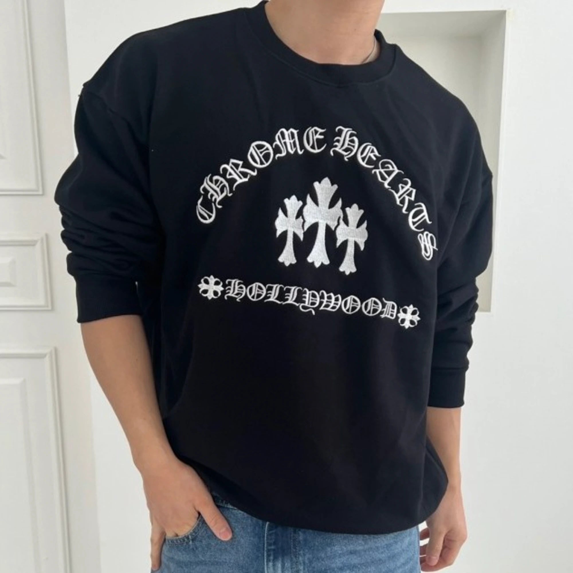 크롬하츠 세메터리 헐리우드 맨투맨 착용 이미지