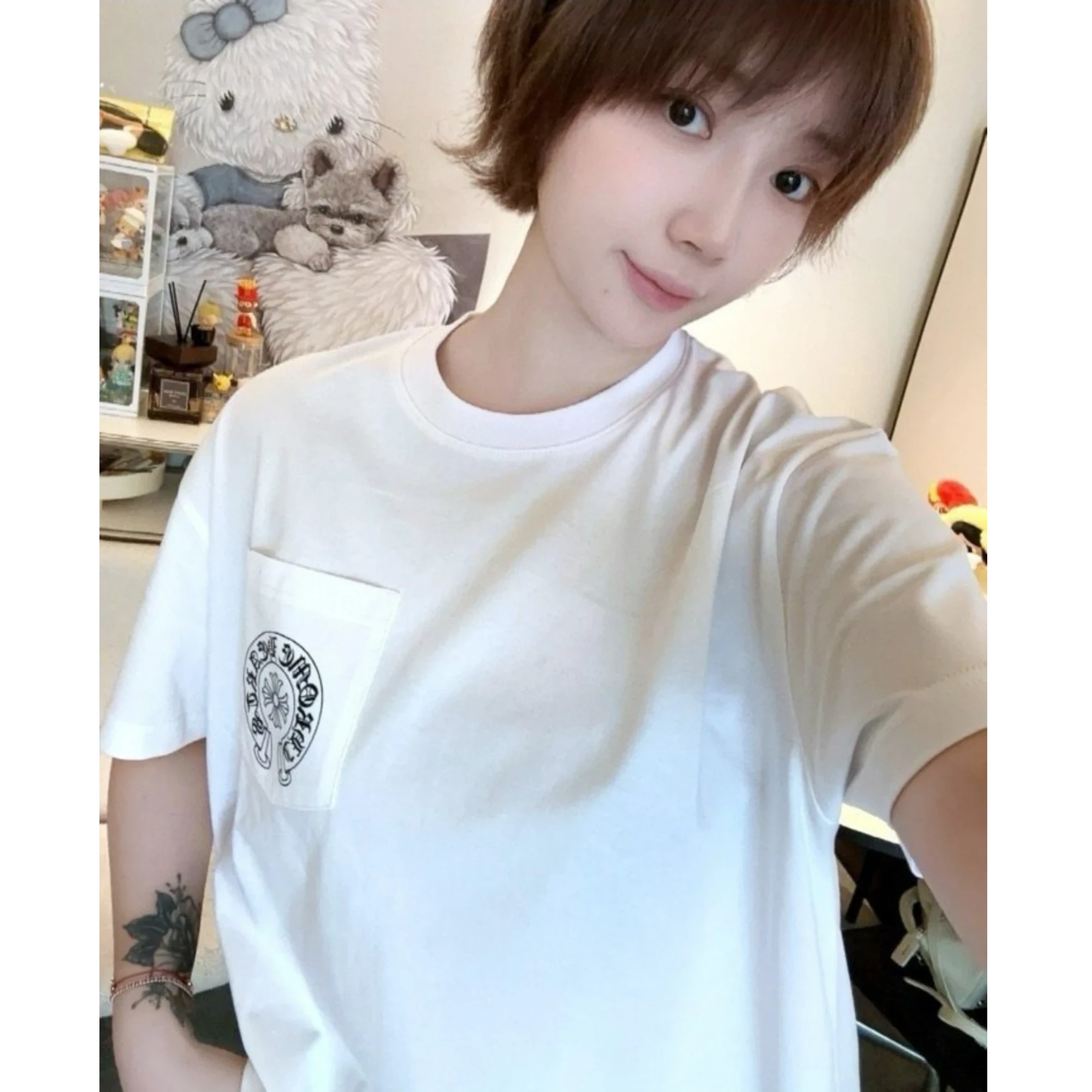 크롬하츠 말굽 포켓 반팔 티셔츠 착용 이미지