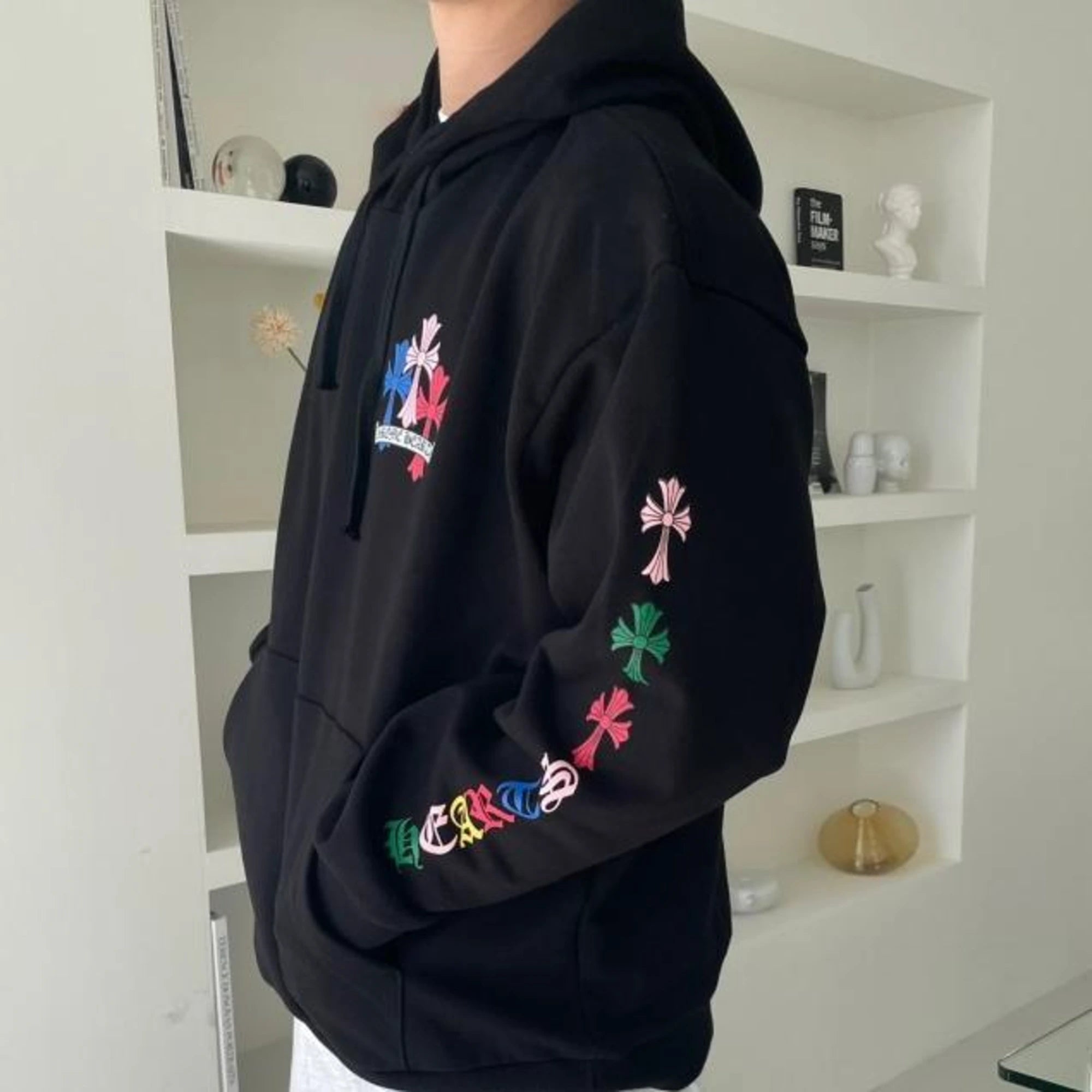크롬하츠 멀티 컬러 크로스 후드 티셔츠 착용 이미지