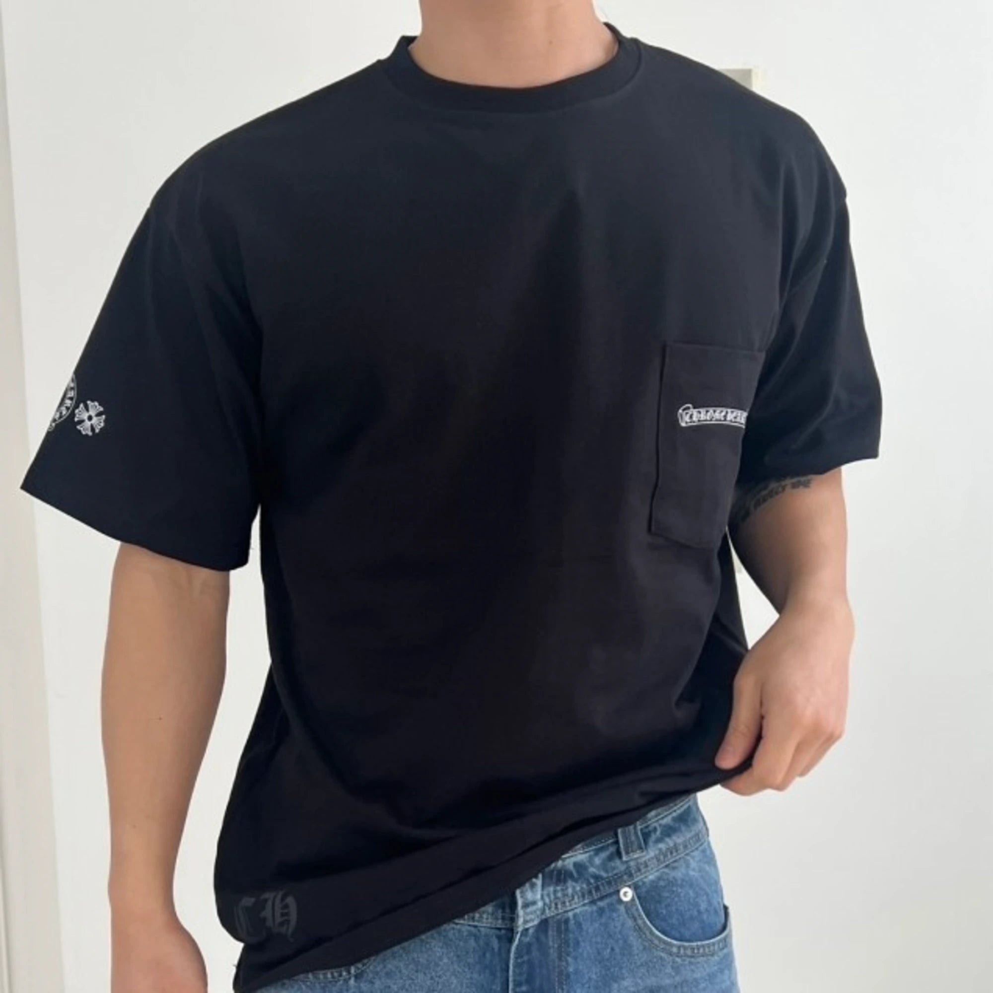 크롬하츠 멀티 컬러 크로스 반팔 티셔츠 착용 이미지