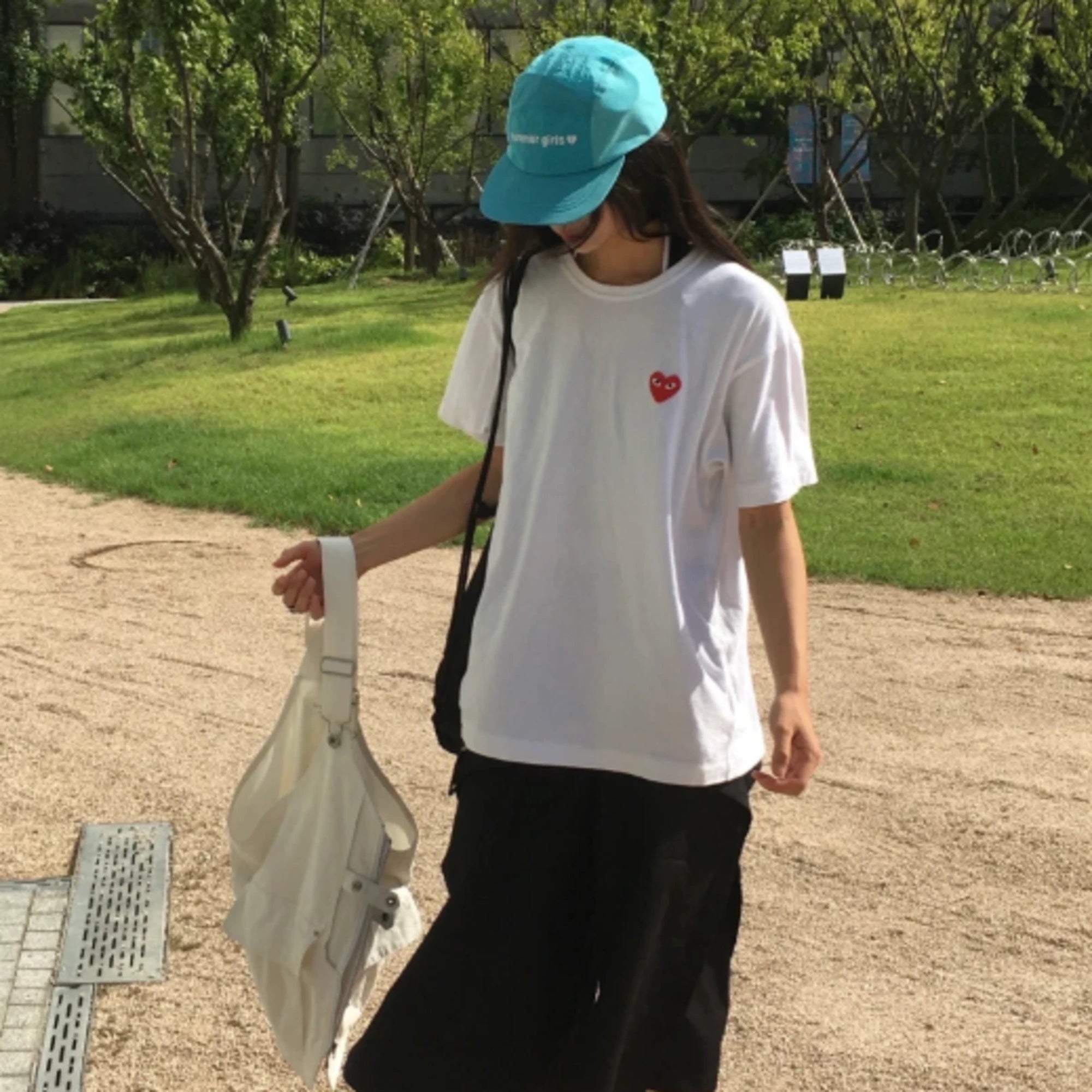 꼼데가르송 와펜 반팔 티셔츠 착용 이미지