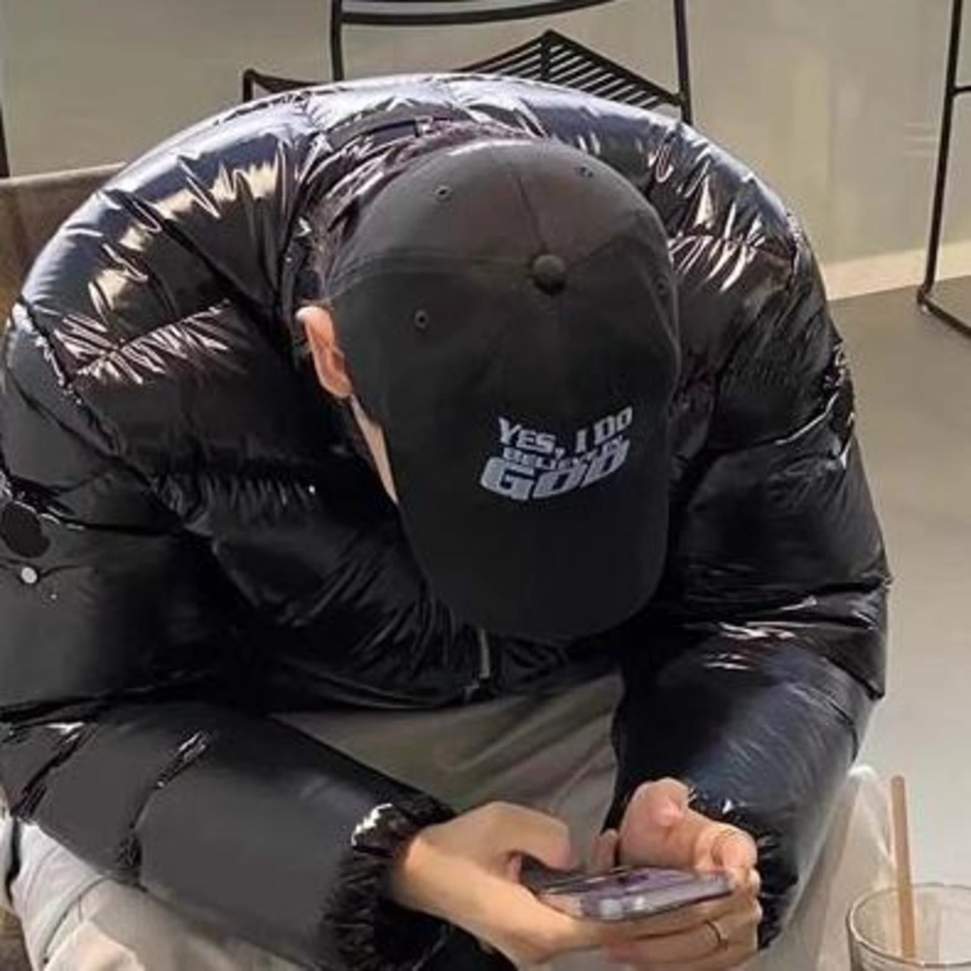 앙팡 리쉬 데프리메 자수 레터링 볼캡 착용 이미지