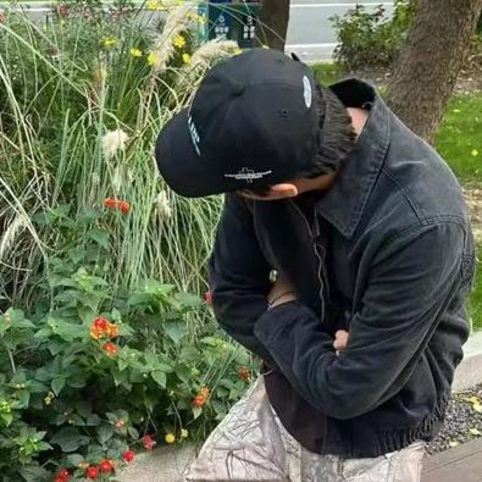 앙팡 리쉬 데프리메 자수 레터링 볼캡 착용 이미지