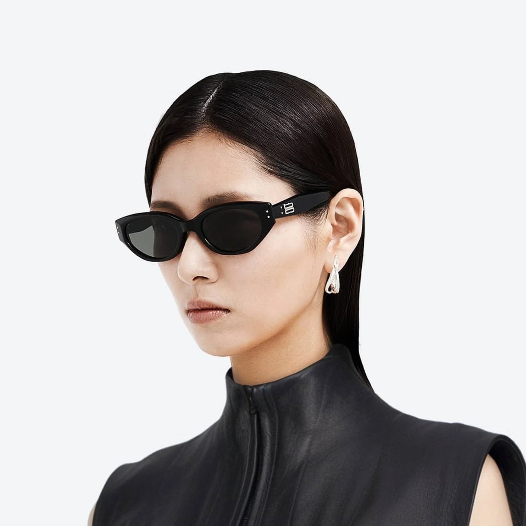 젠틀몬스터 로코코01 선글라스 착용 이미지