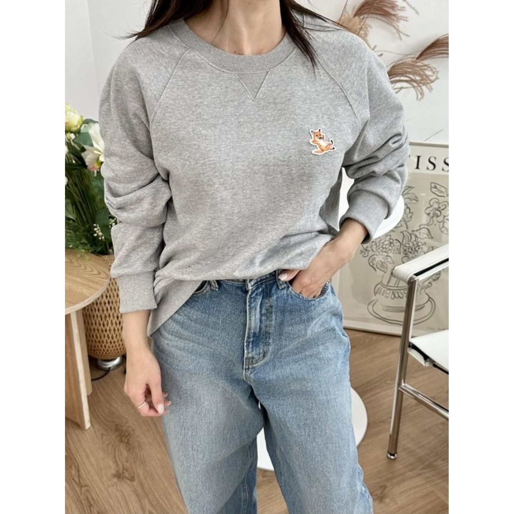 메종키츠네 칠랙스 맨투맨 착용 이미지