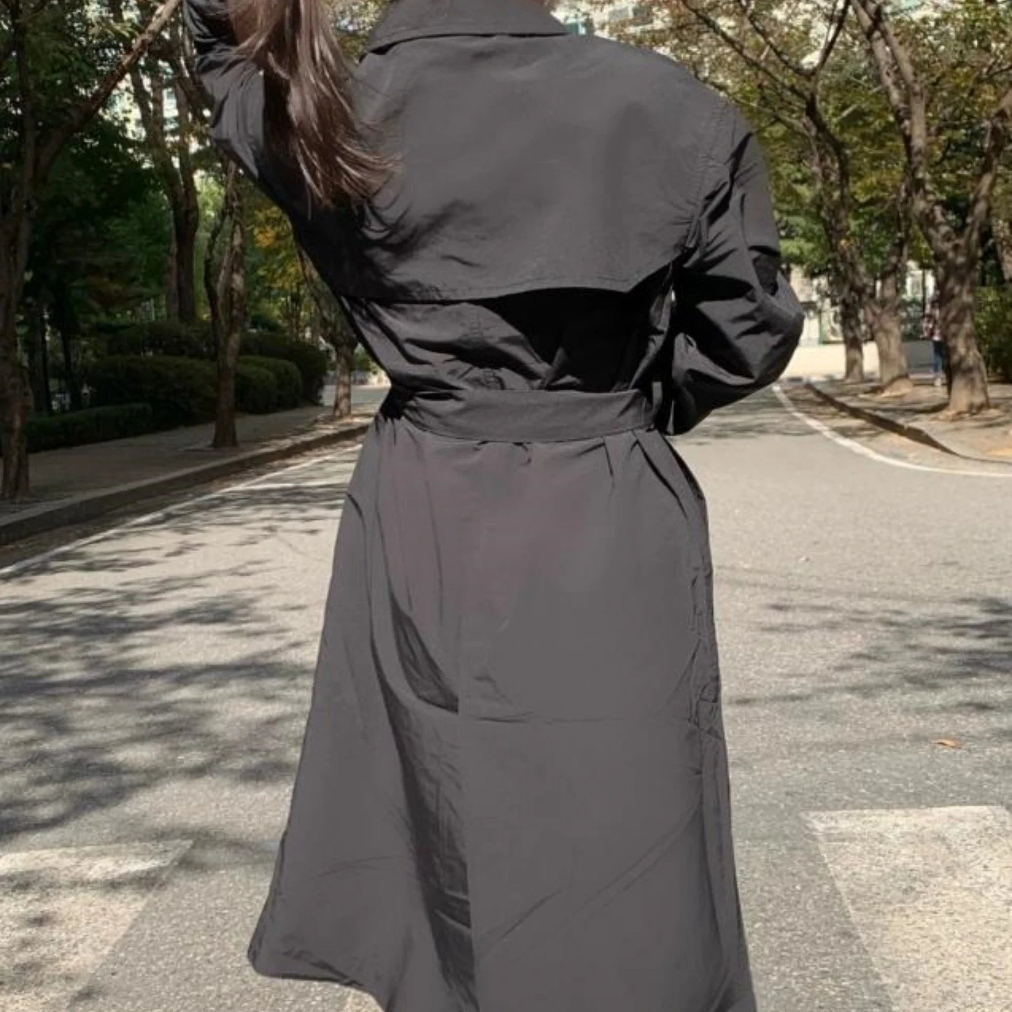 몽클레어 스티비덴 트렌치 코트 착용 이미지