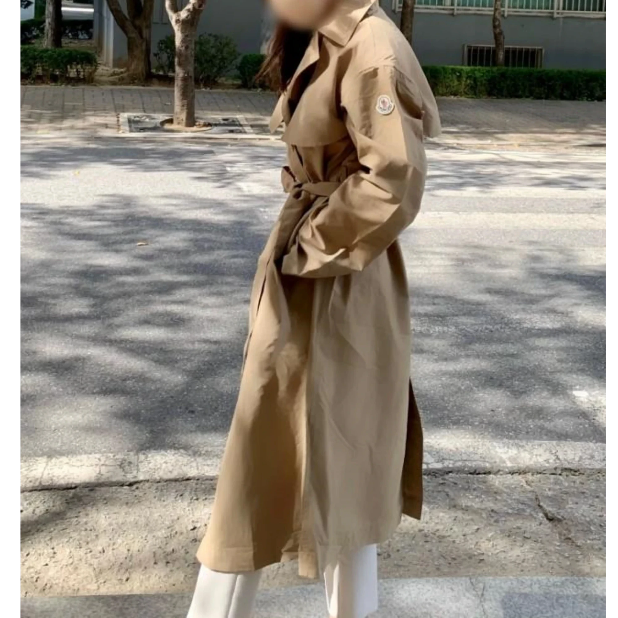 몽클레어 스티비덴 트렌치 코트 착용 이미지
