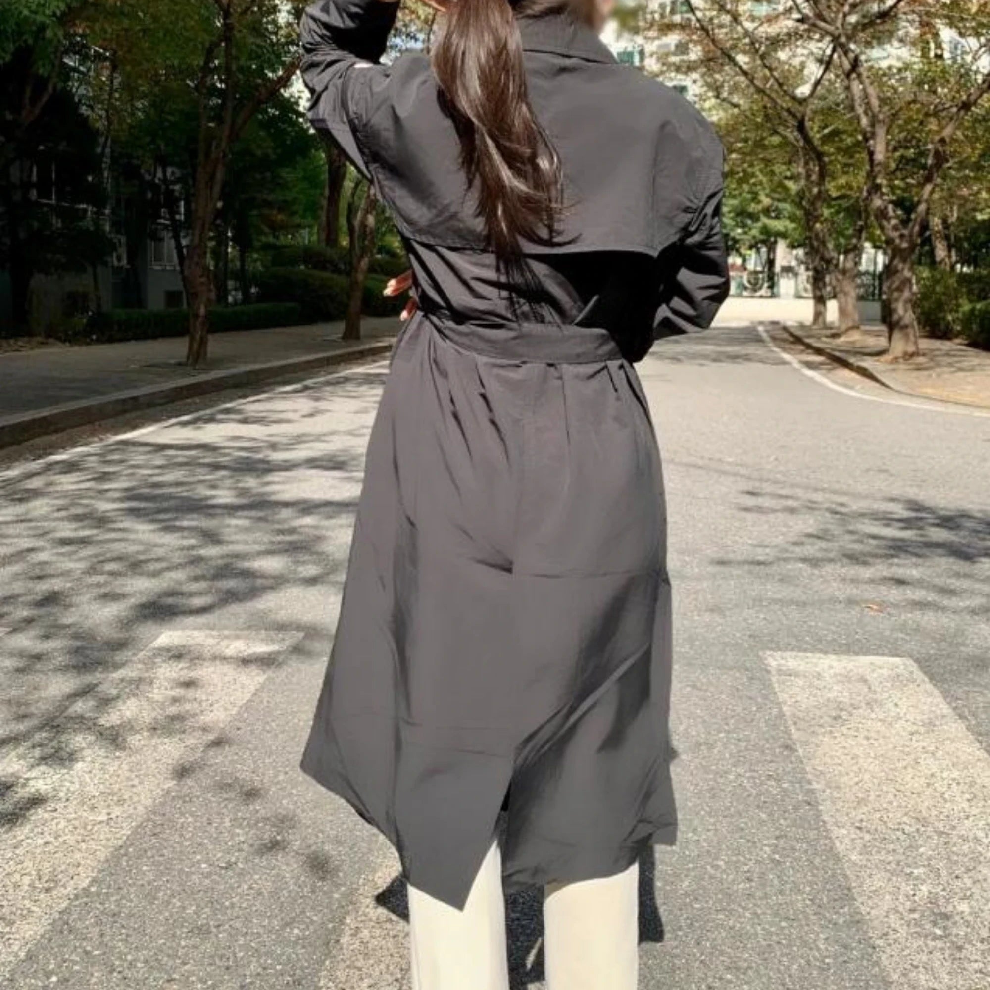 몽클레어 스티비덴 트렌치 코트 착용 이미지