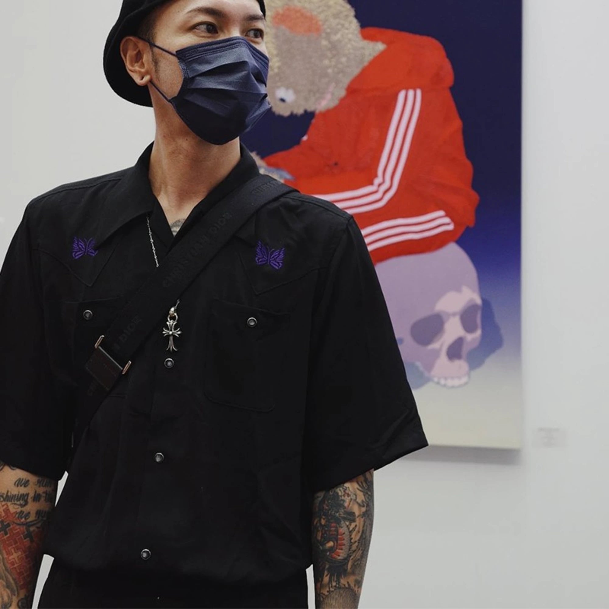 니들스 카우보이 반팔 셔츠 착용 이미지
