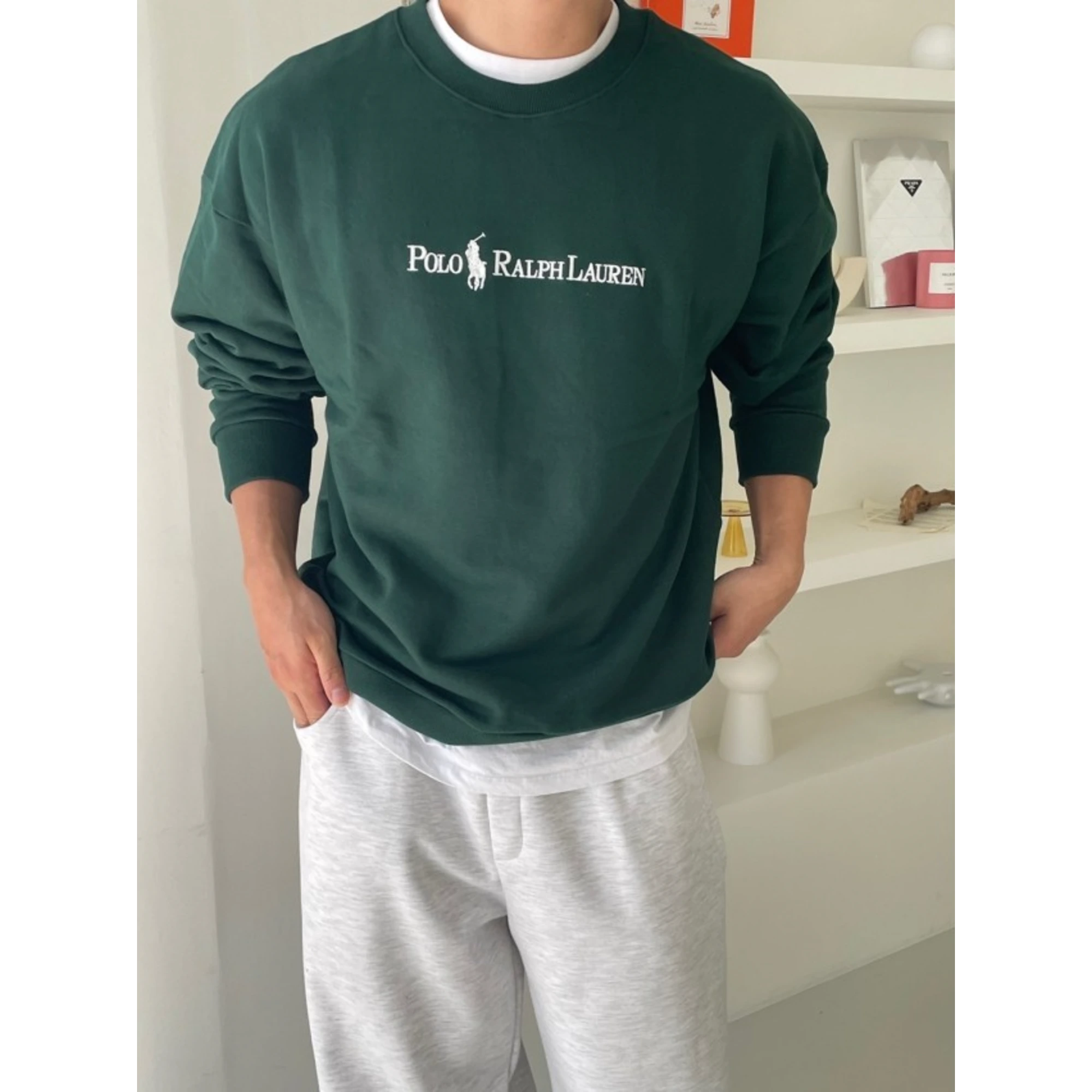 폴로 랄프로렌 포 크림 로고 맨투맨 착용 이미지