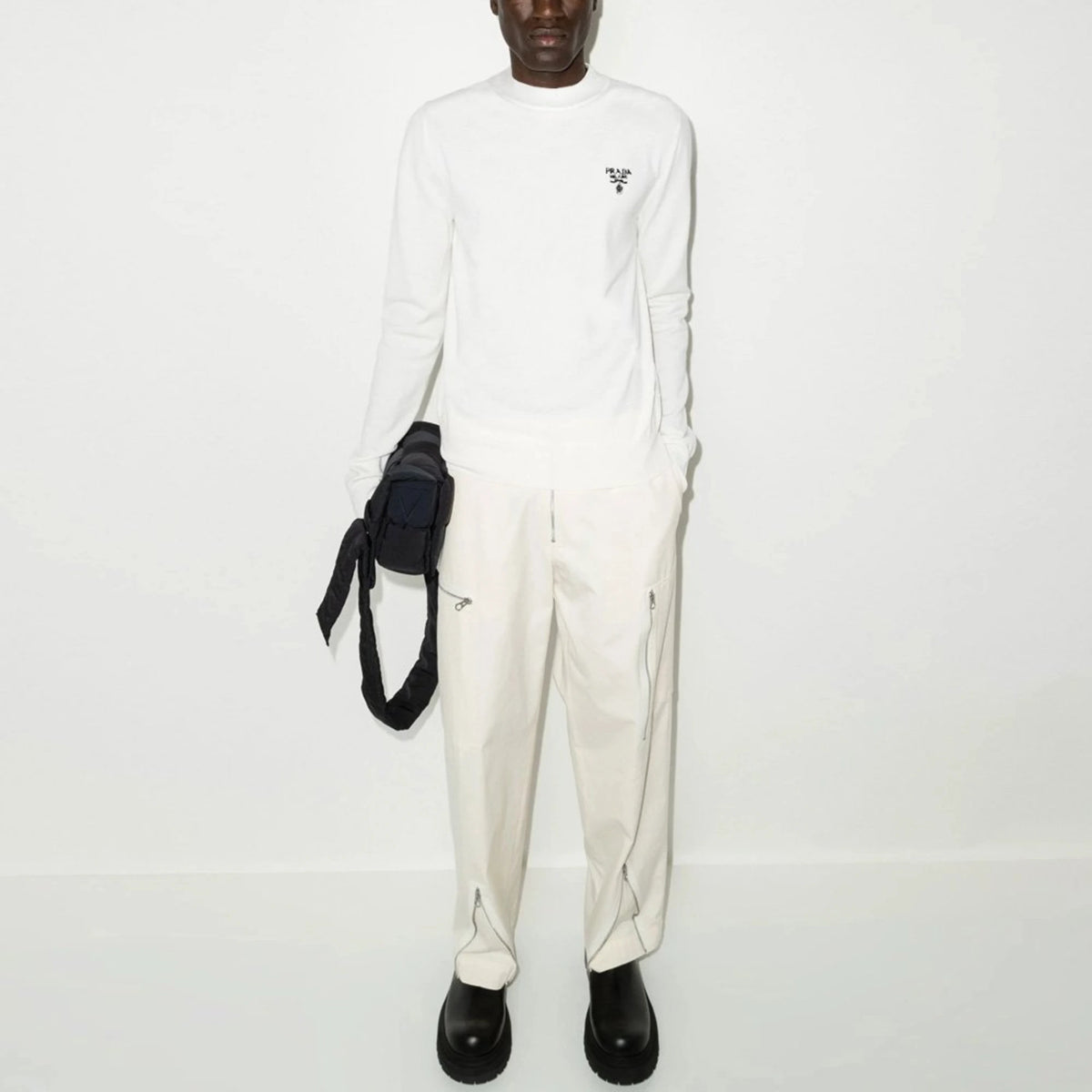 프라다 긴팔 니트 UMB264 착용 이미지