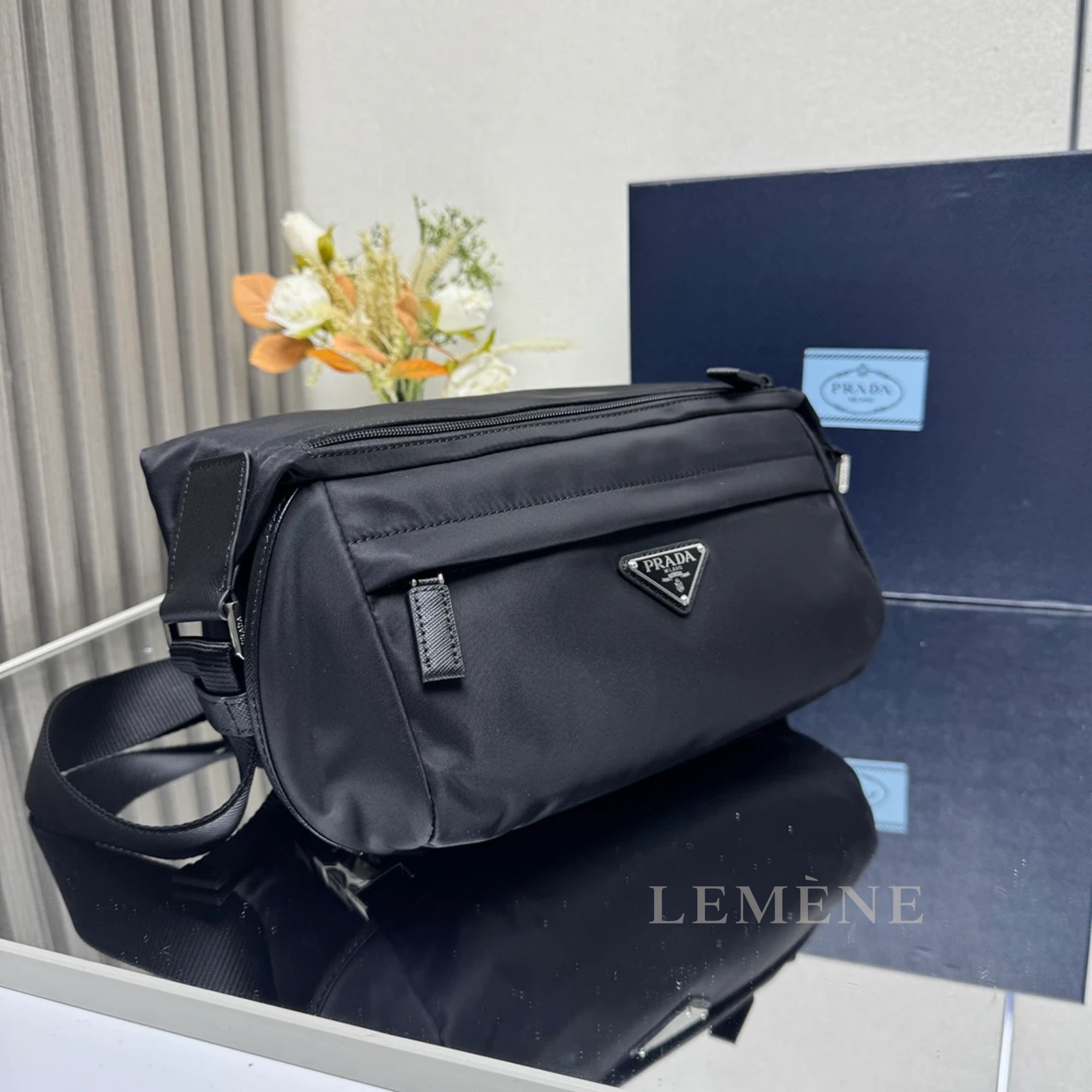 프라다 미디엄 바이커백 2VH994 디테일 이미지