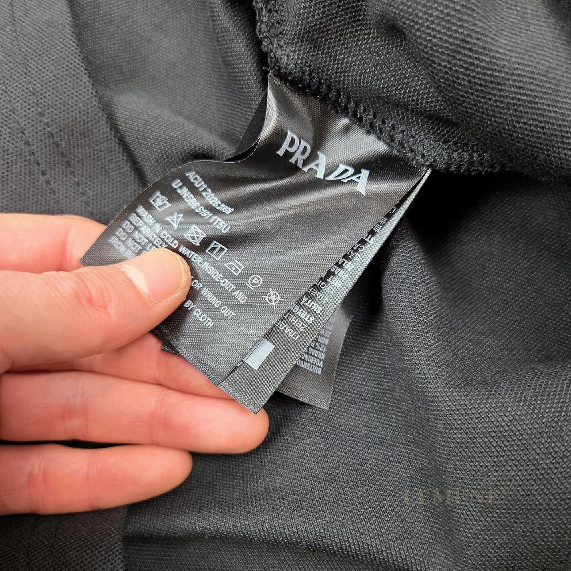 프라다 폴로 반팔 티셔츠 디테일 이미지