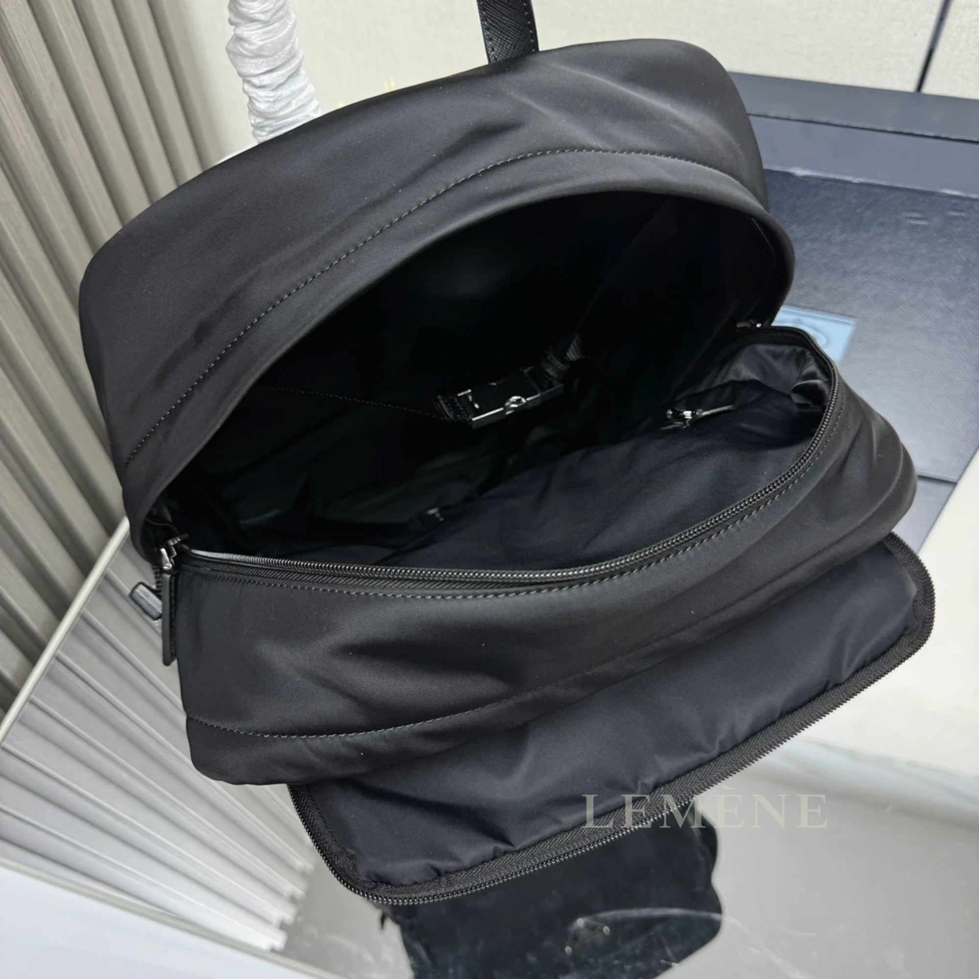 프라다 리나일론 앤 사피아노 레더 백팩 2VZ101 디테일 이미지