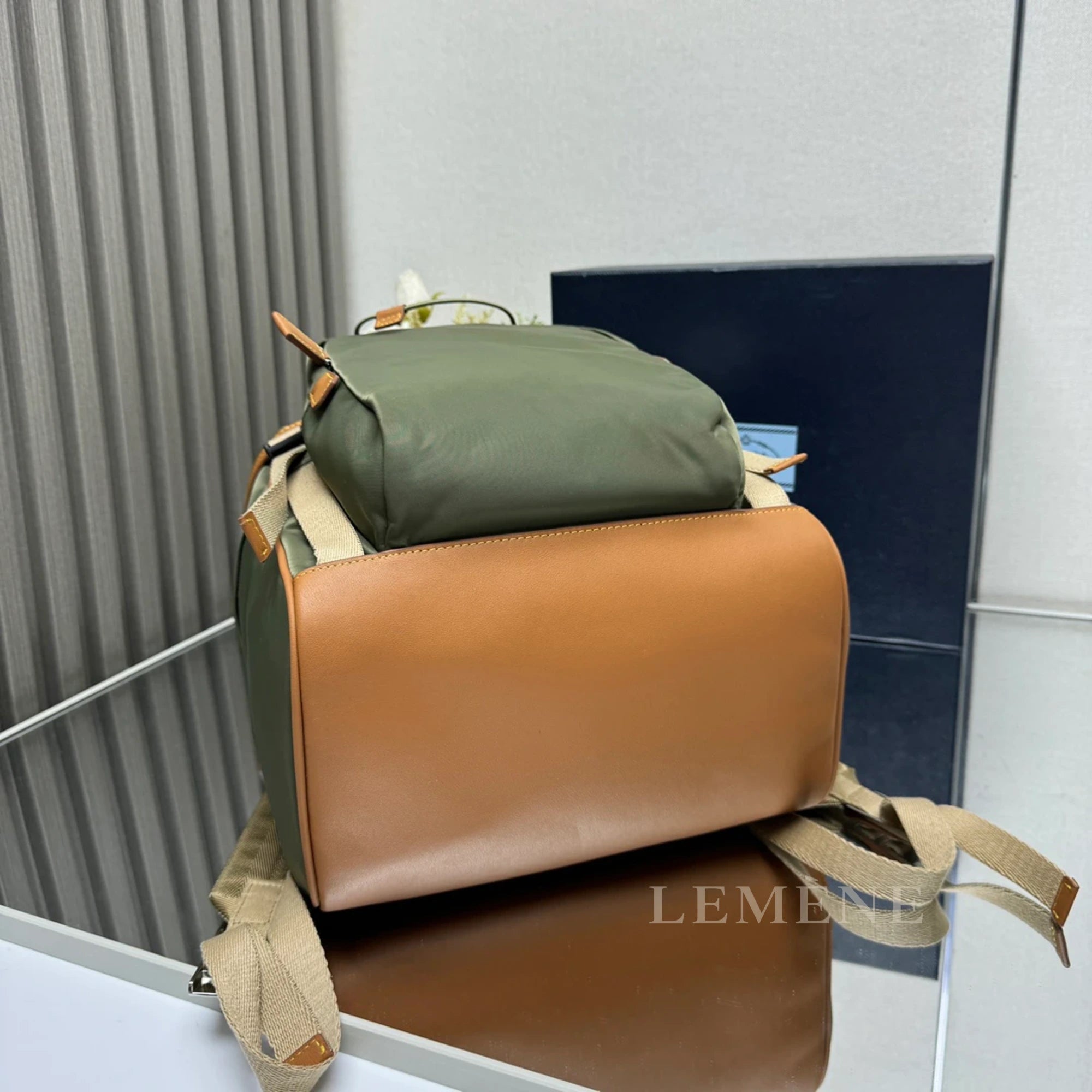 프라다 리나일론 백팩 2VZ135 디테일 이미지