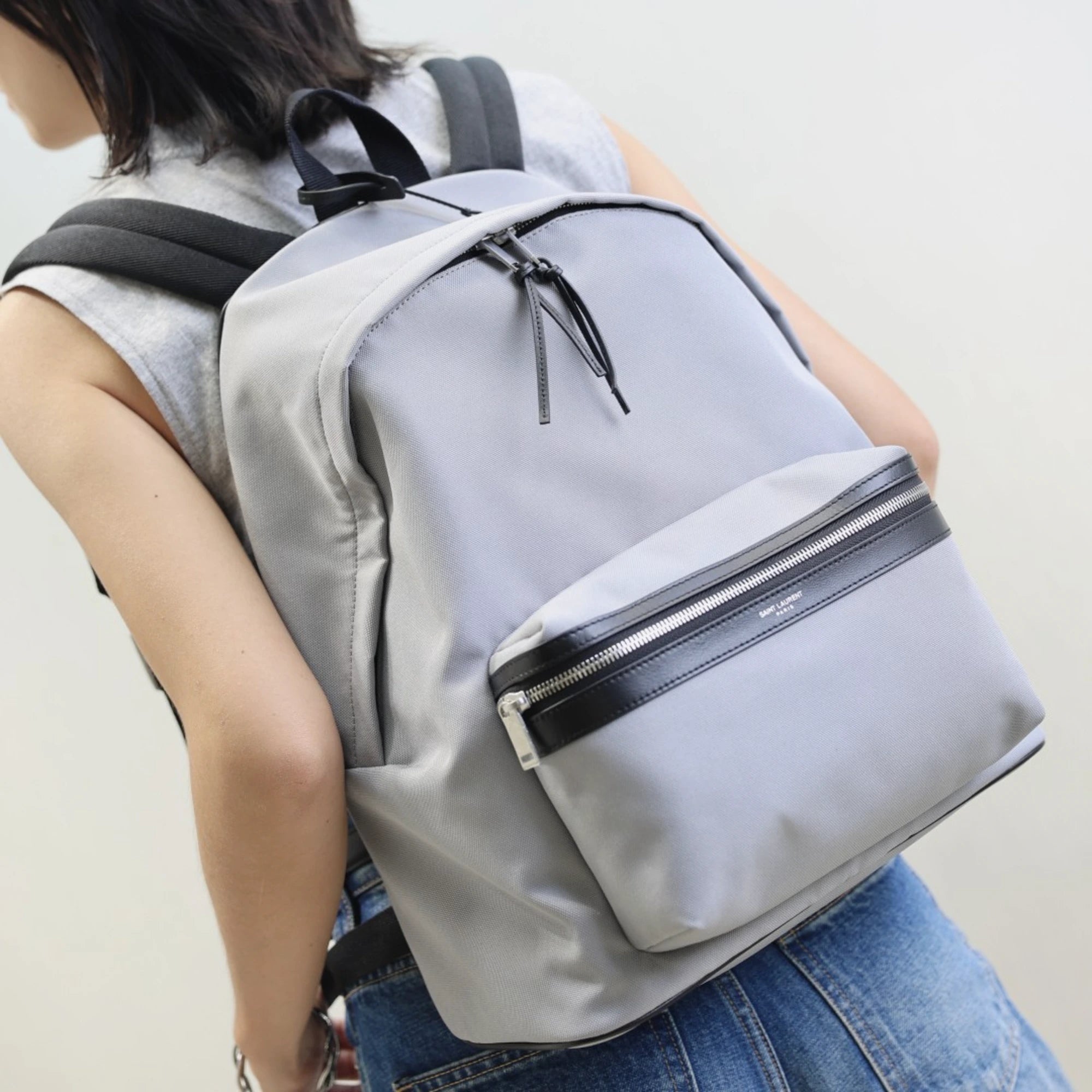 세인트 로랑 시티 백팩 534967 착용 이미지