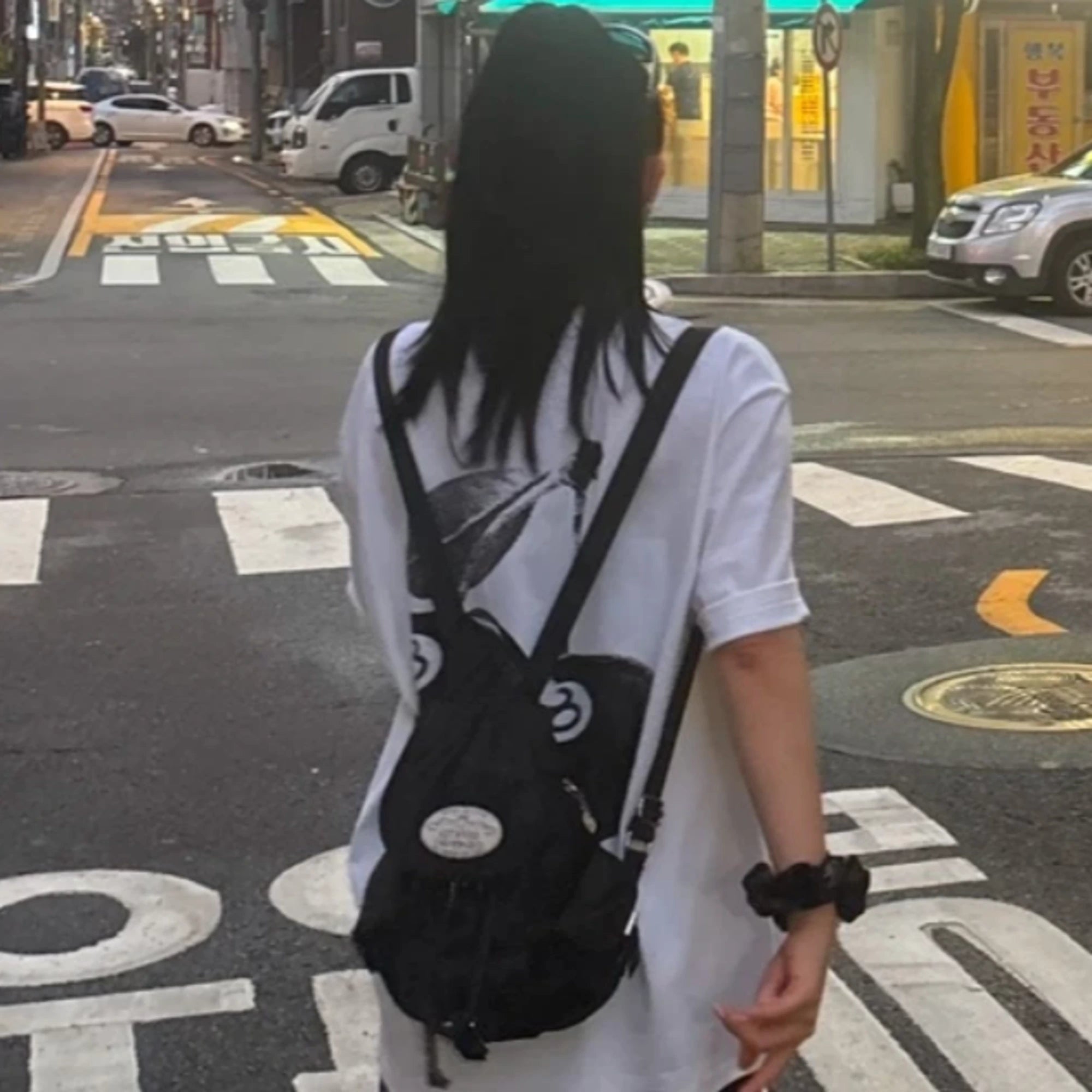 스투시 체리 오버핏 반팔 티셔츠 착용 이미지