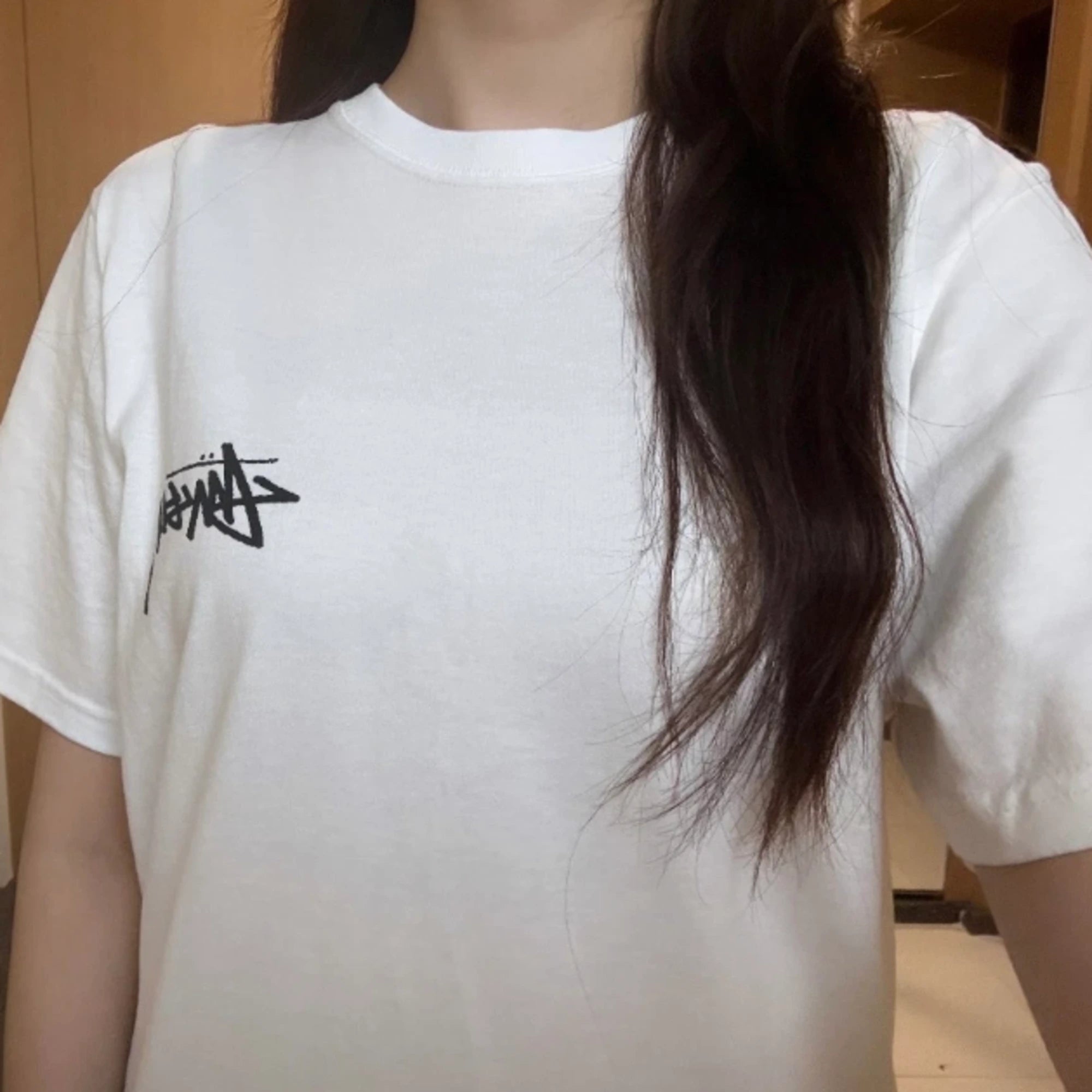 스투시 체리 오버핏 반팔 티셔츠 착용 이미지