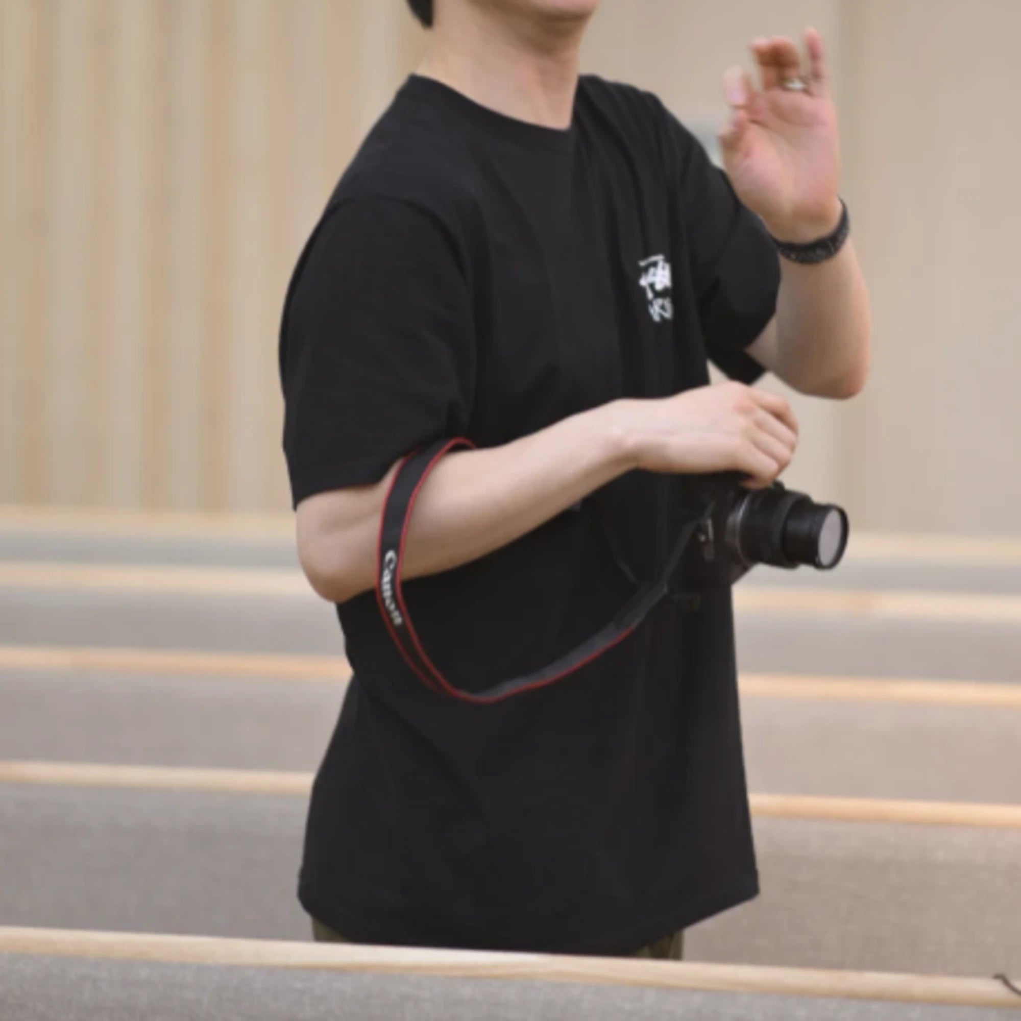 스투시 스탁 파리 반팔 티셔츠 착용 이미지