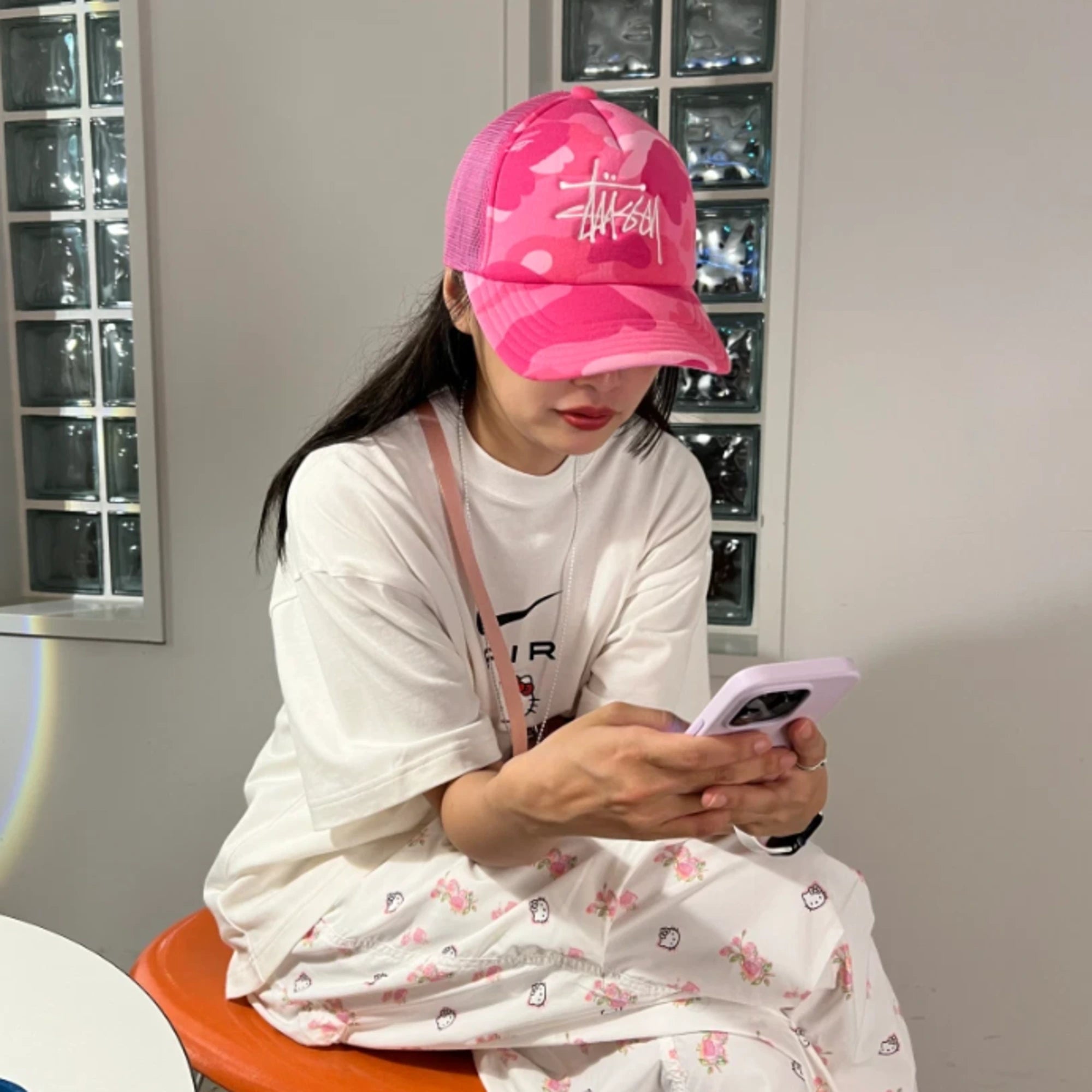 스투시 X 베이프 트러커캡 착용 이미지