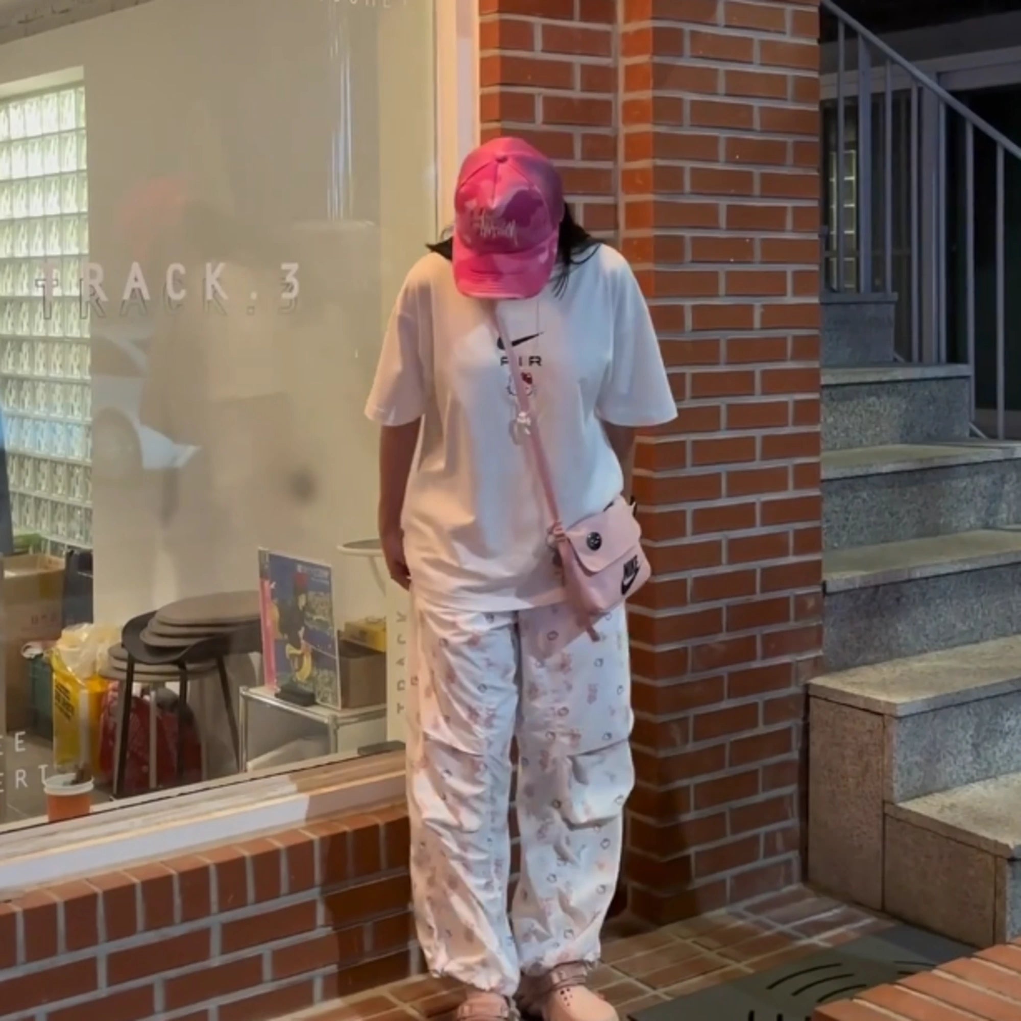 스투시 X 베이프 트러커캡 착용 이미지