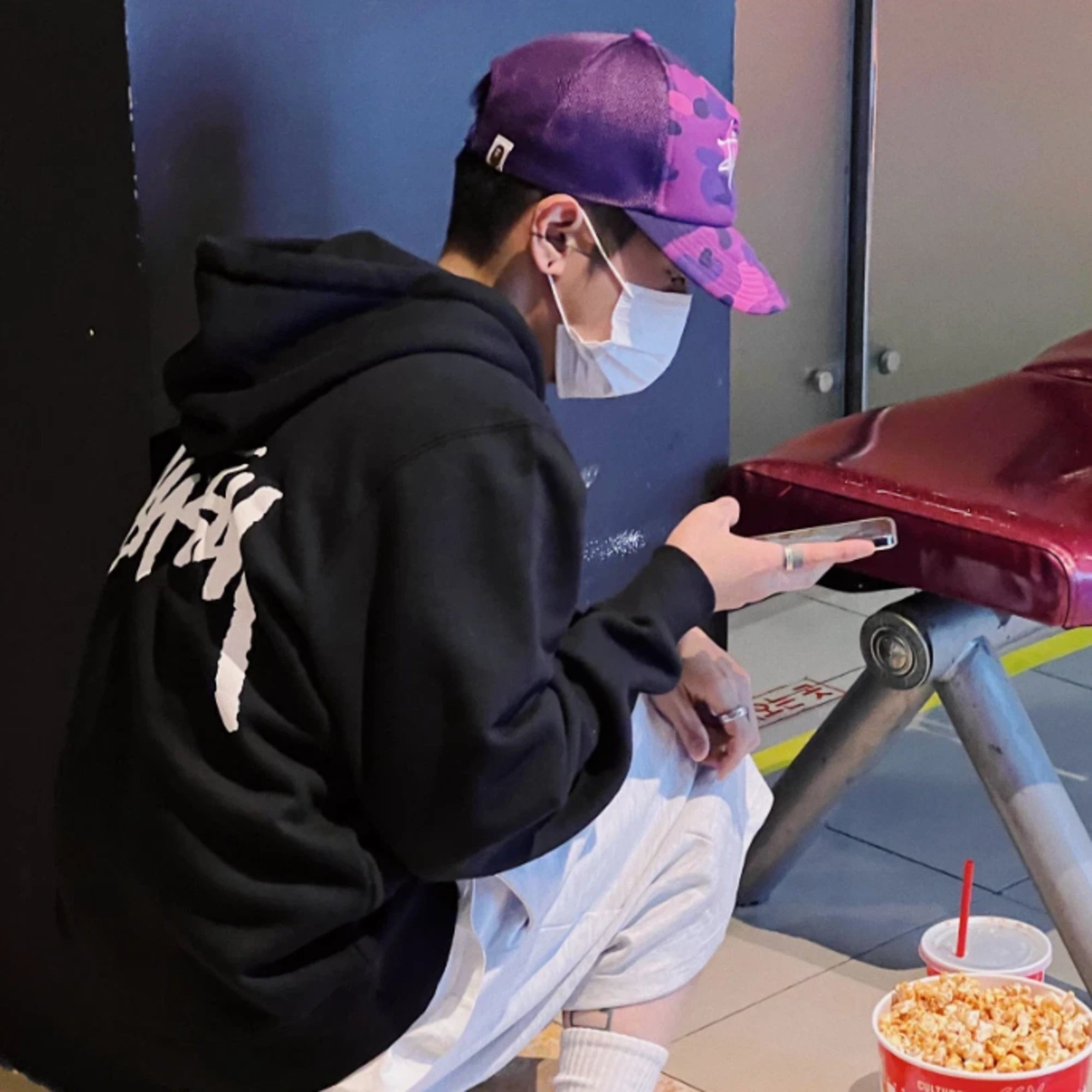 스투시 X 베이프 트러커캡 착용 이미지