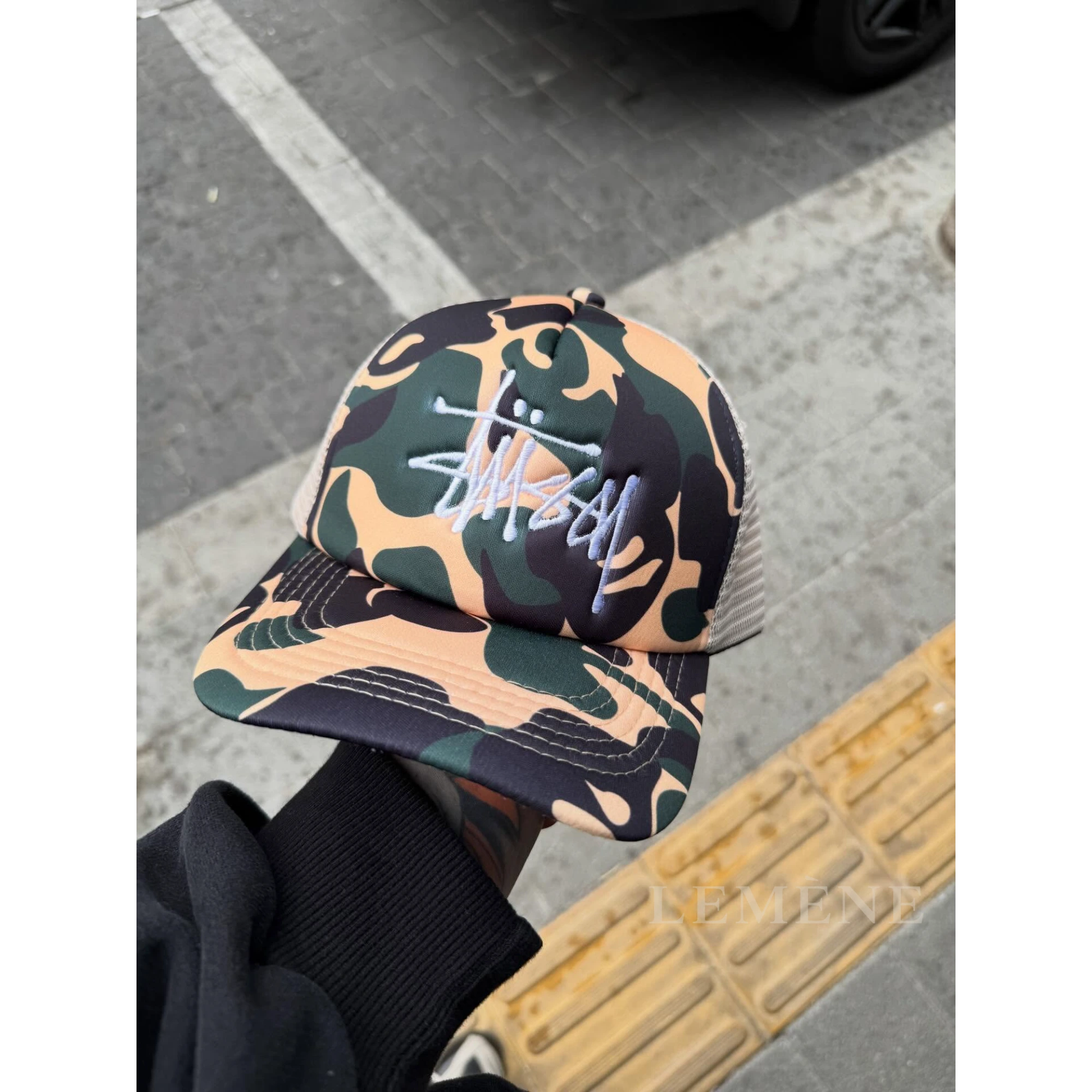 스투시 X 베이프 트러커캡 디테일 이미지
