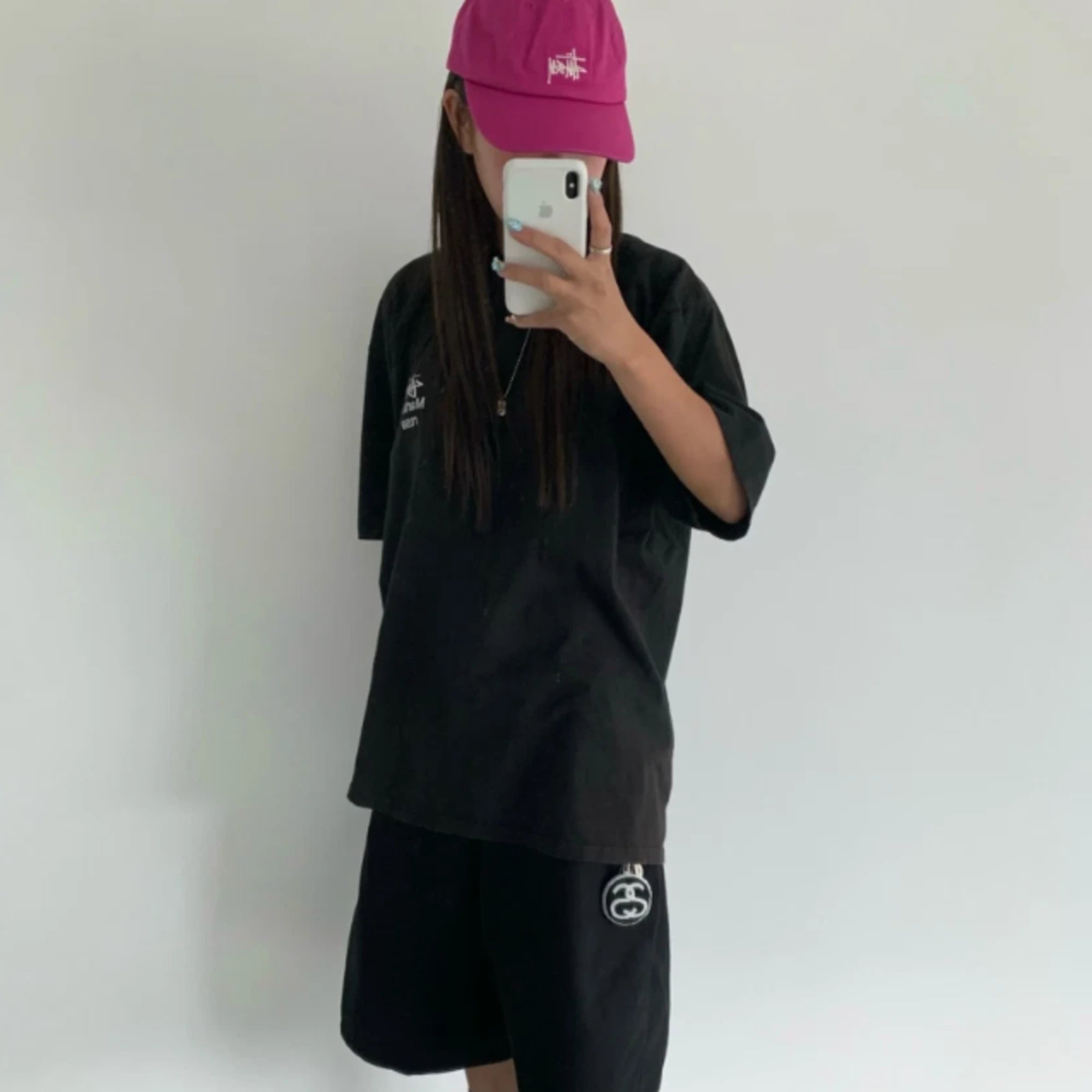 스투시 X 마틴 로즈 콜라주 반팔 티셔츠 착용 이미지