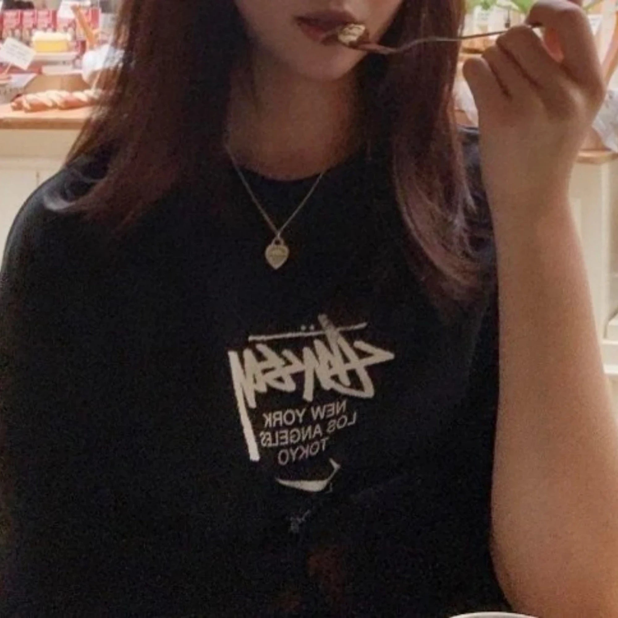 나이키 x 스투시 인터내셔널 반팔 티셔츠 착용 이미지