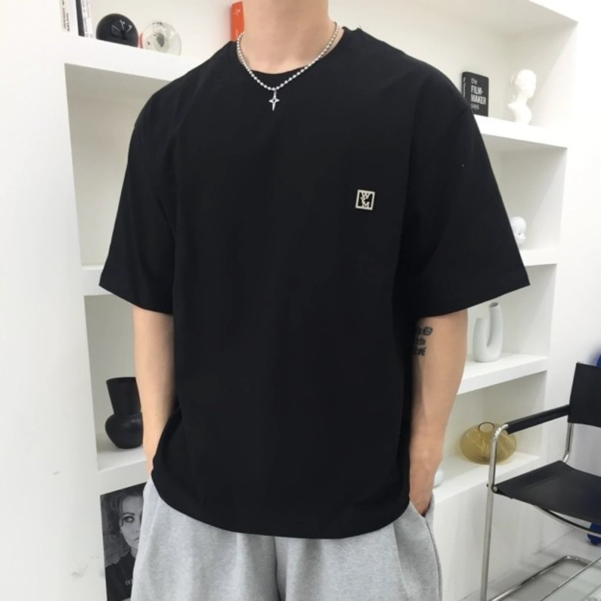 우영미 스트링 반팔 티셔츠 착용 이미지