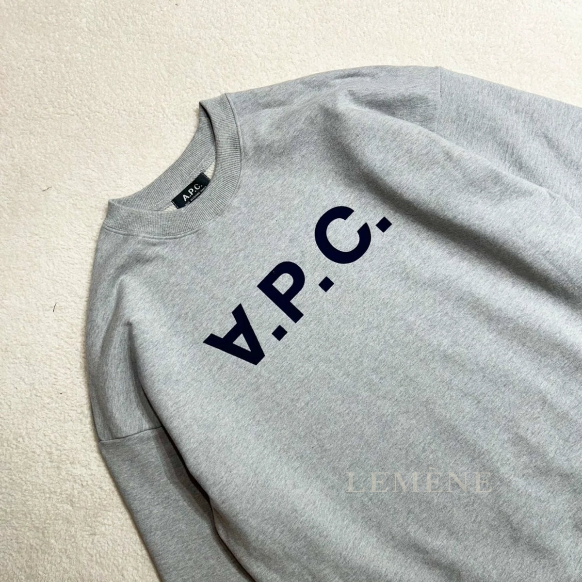 아페쎄 스탠다드 그랜드 VPC 맨투맨 COHBN 디테일 이미지