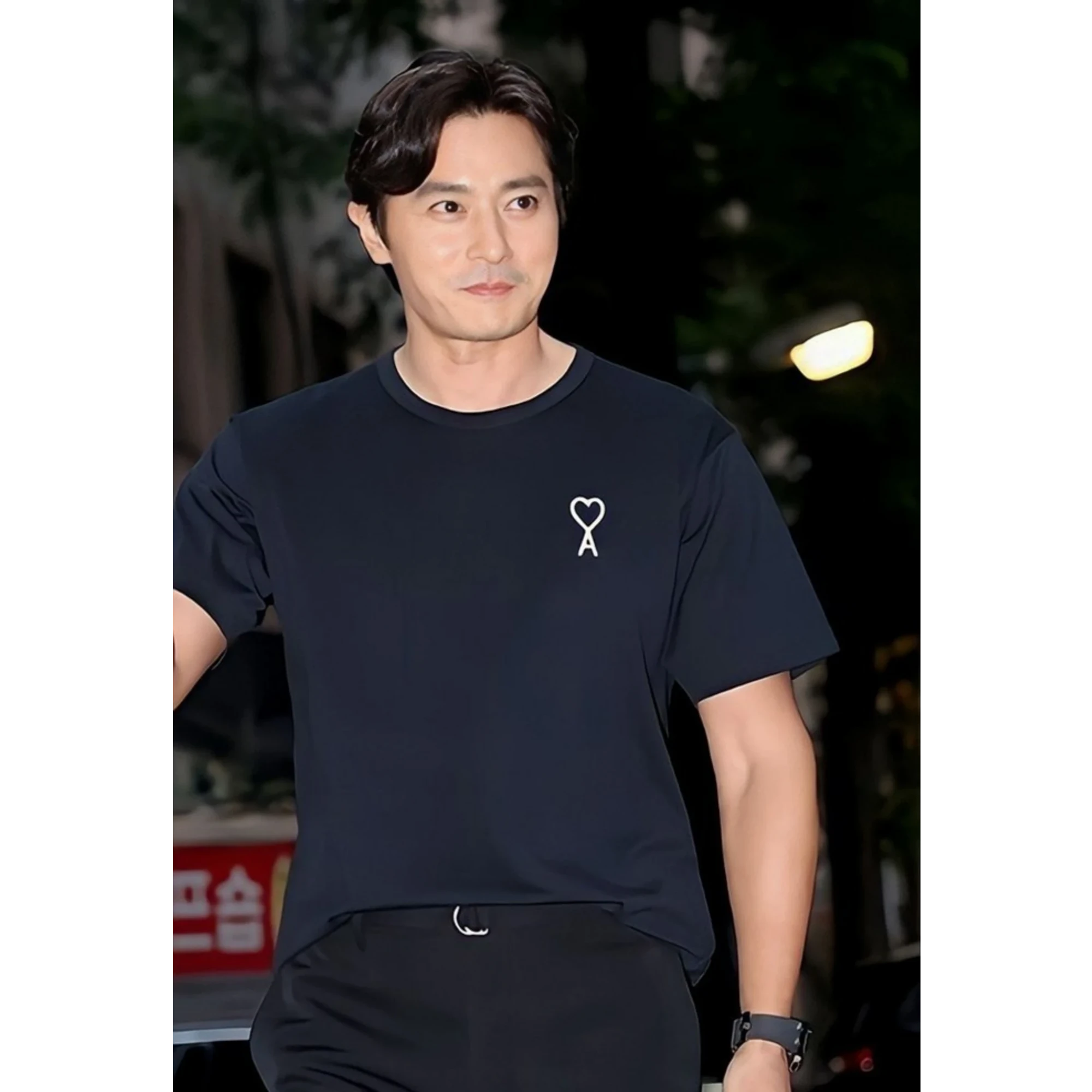 아미 체인스티치 자수 반팔 티셔츠 착용 이미지