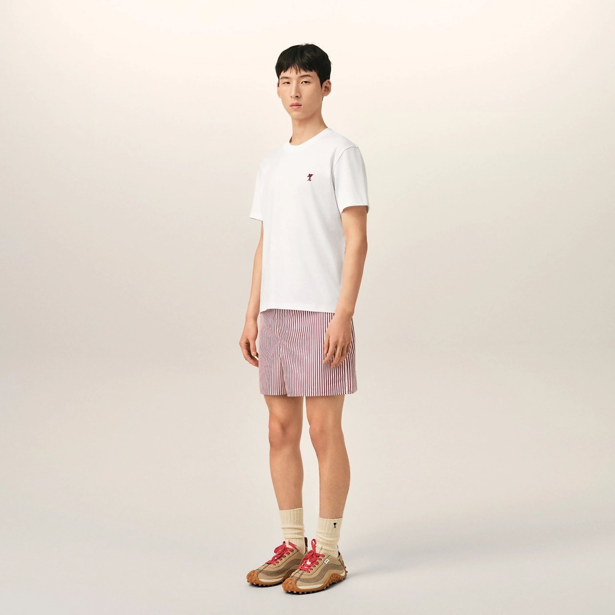 아미 애로우 자수 반팔 티셔츠 착용 이미지
