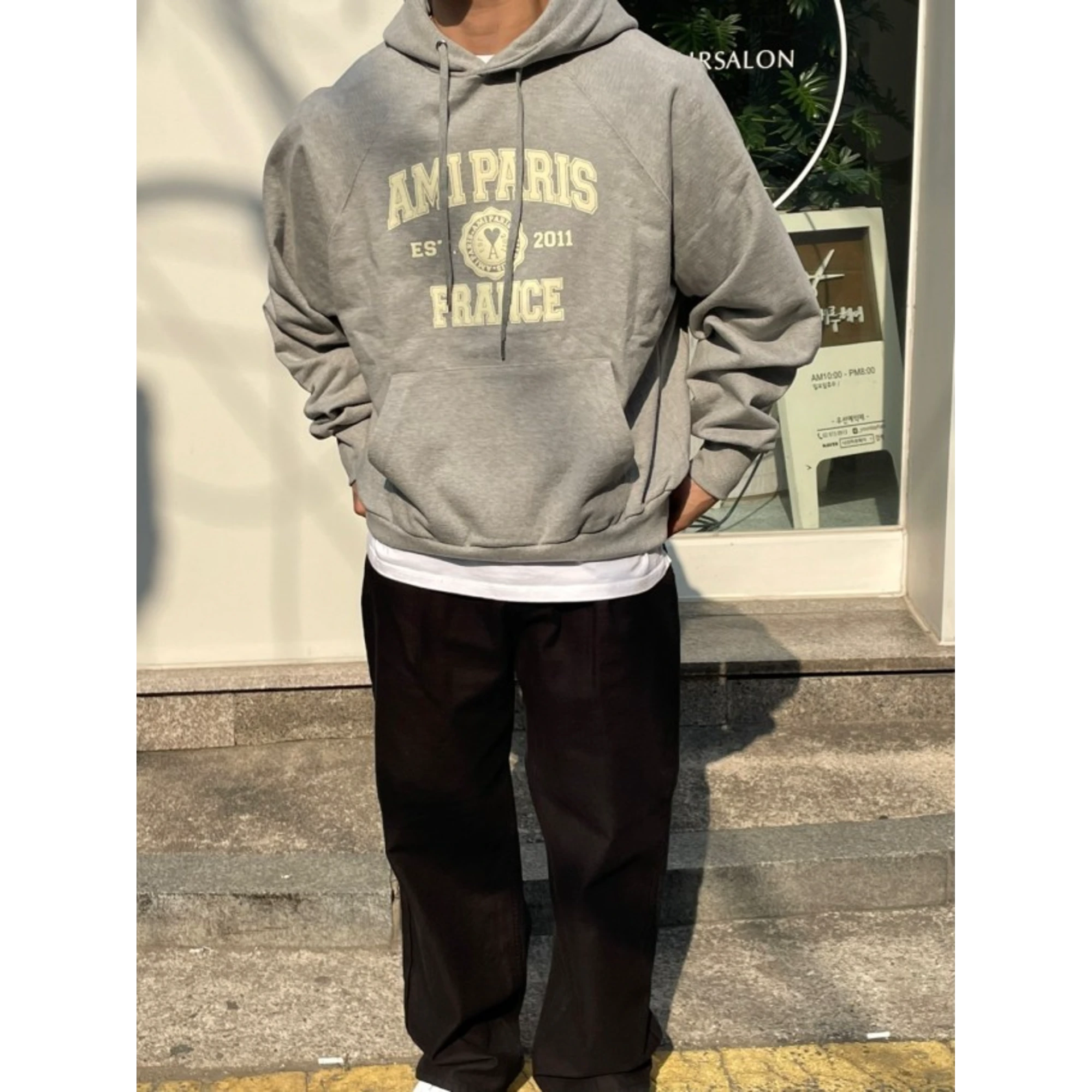 아미 프랑스 후드 티셔츠 착용 이미지