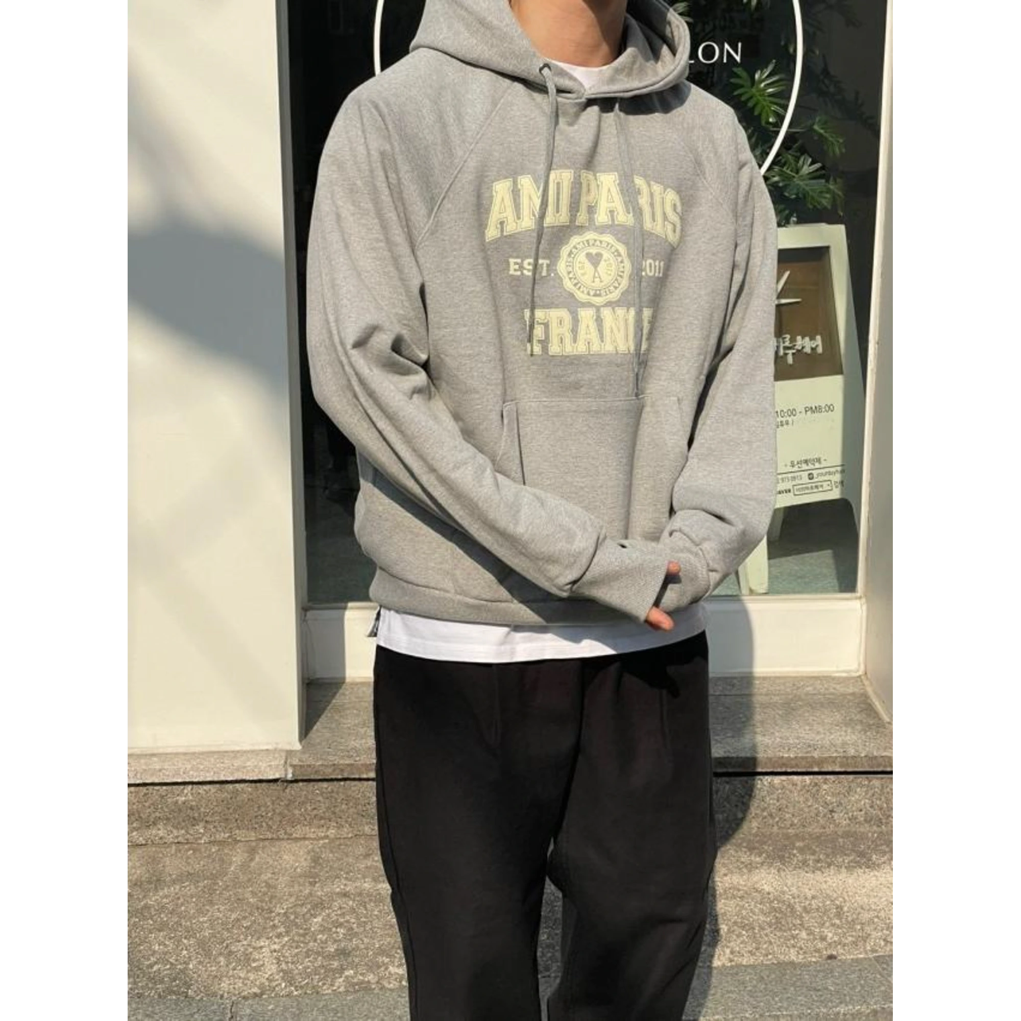 아미 프랑스 후드 티셔츠 착용 이미지