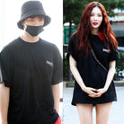 발렌시아가 웨이브로고 오버핏 반팔 티셔츠 착용 이미지