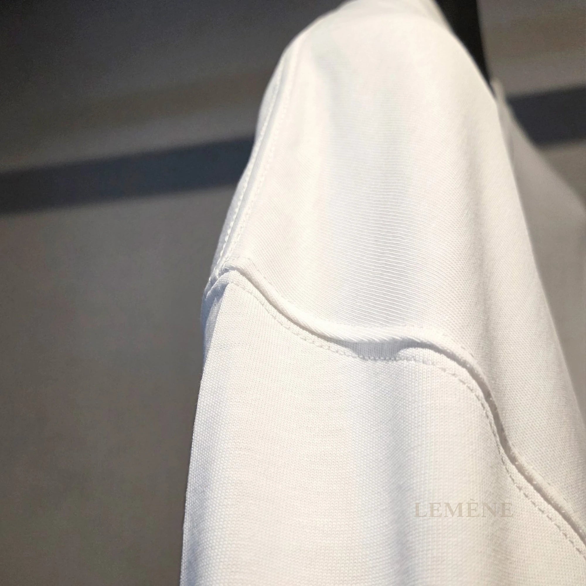 발렌시아가 웻 브러시 반팔 티셔츠 디테일 이미지