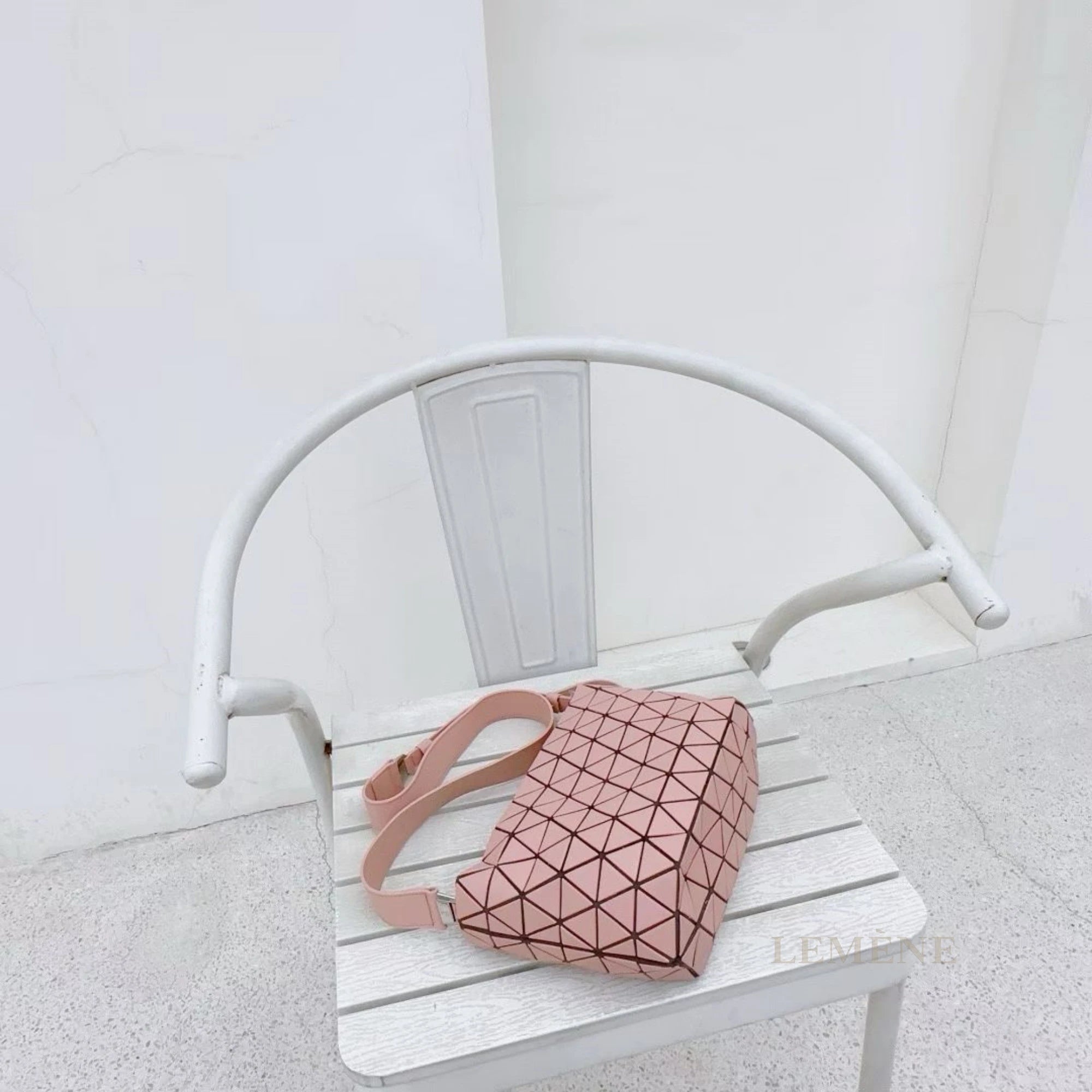 바오바오 크리스탈 숄더백 디테일 이미지