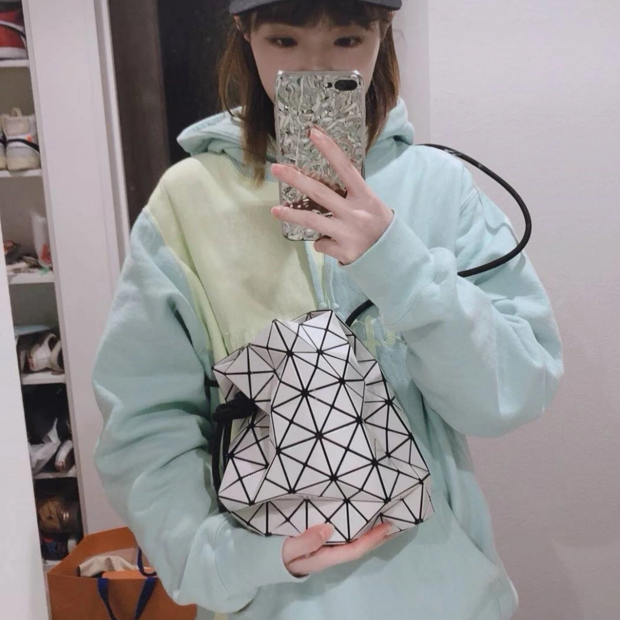 바오바오 링 백 착용 이미지