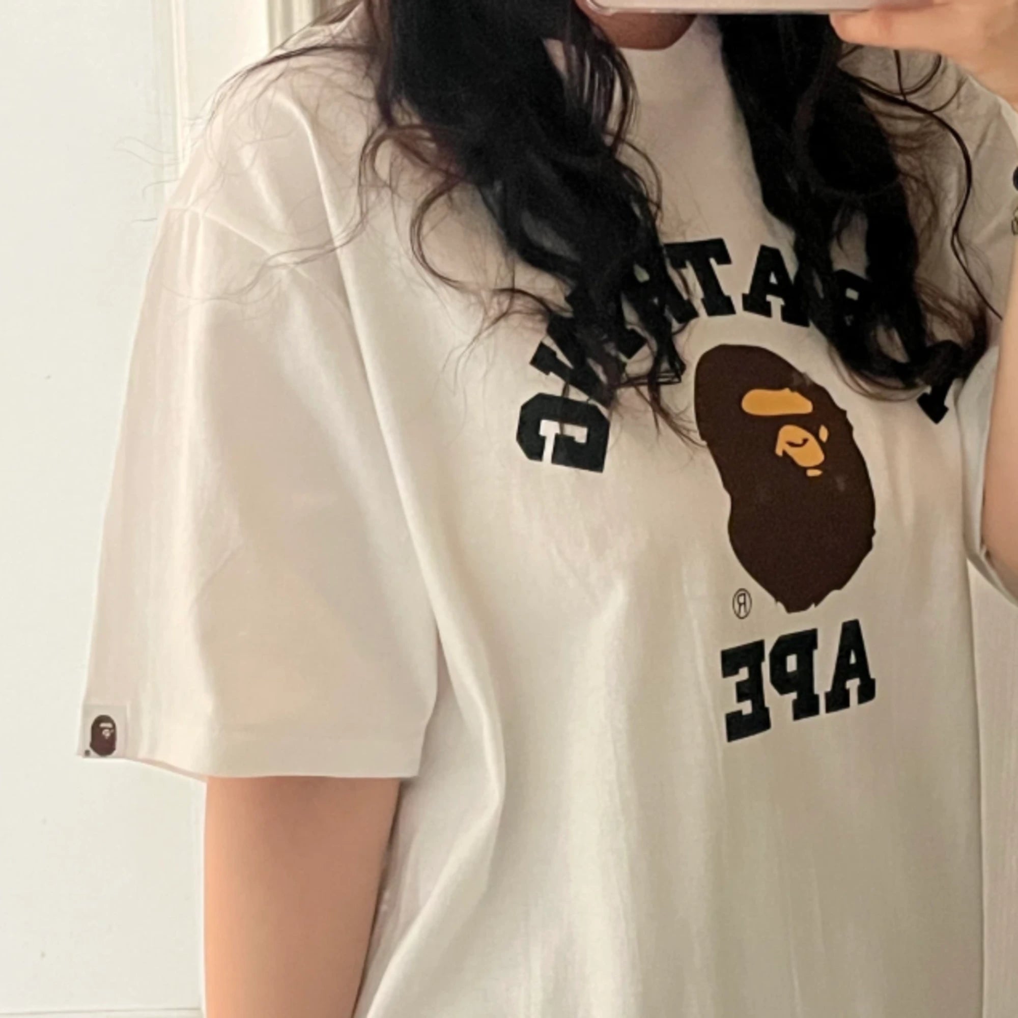 베이프 에이프 컬리지 오버핏 반팔 티셔츠 착용 이미지