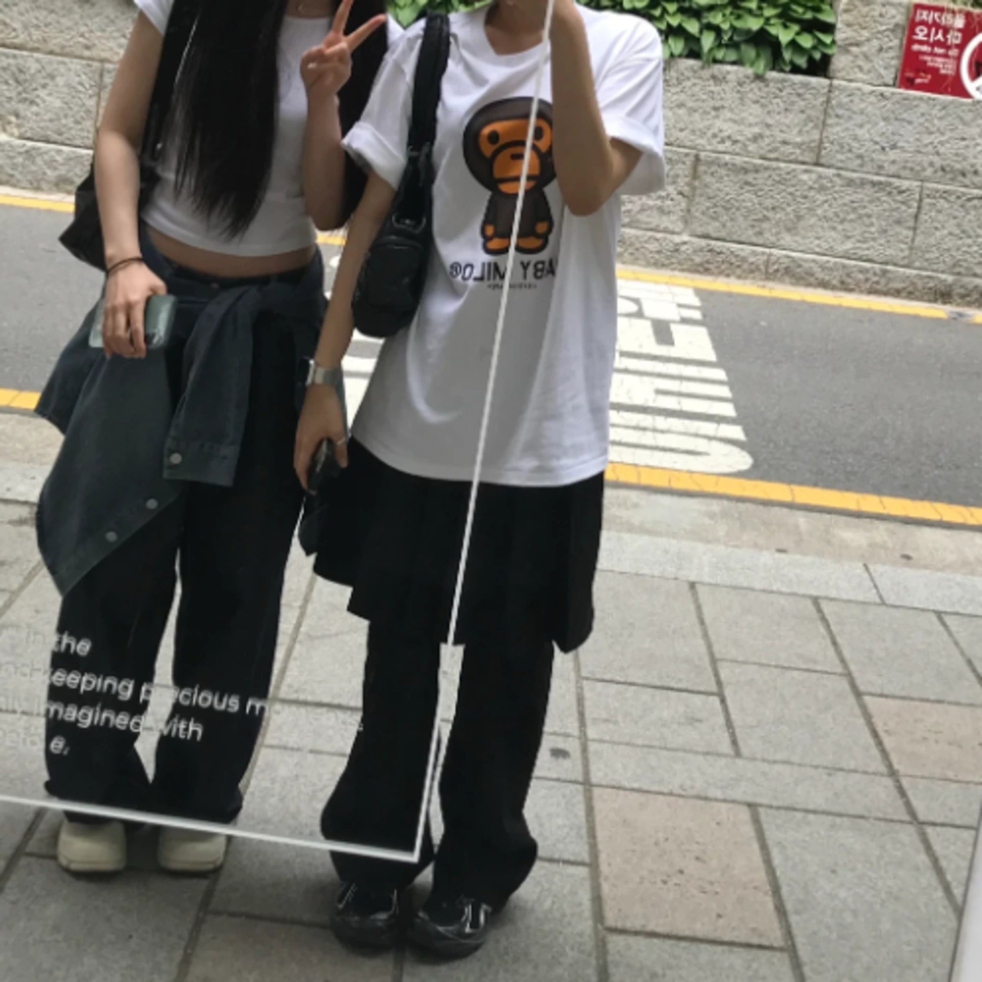 베이프 베이비 마일로 반팔 티셔츠 착용 이미지