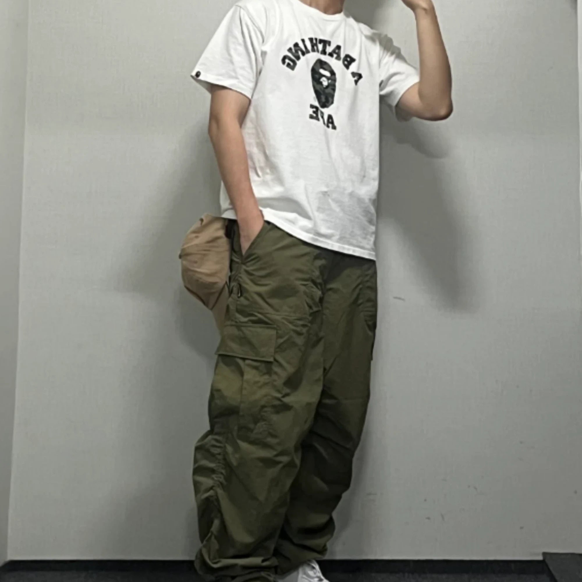 베이프 퍼스트 카모 컬리지 반팔 티셔츠 착용 이미지