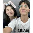 셀린느 그래피티 반팔 티셔츠 착용 이미지